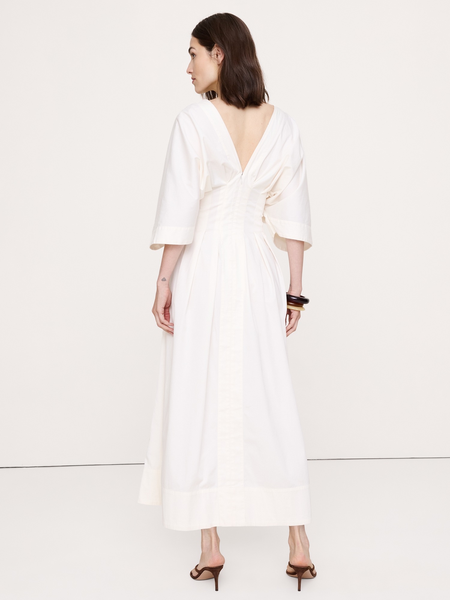 Женское платье Banana Republic Stretch-Cotton Pleated Maxi, цвет: Слоновая кость — фото 2