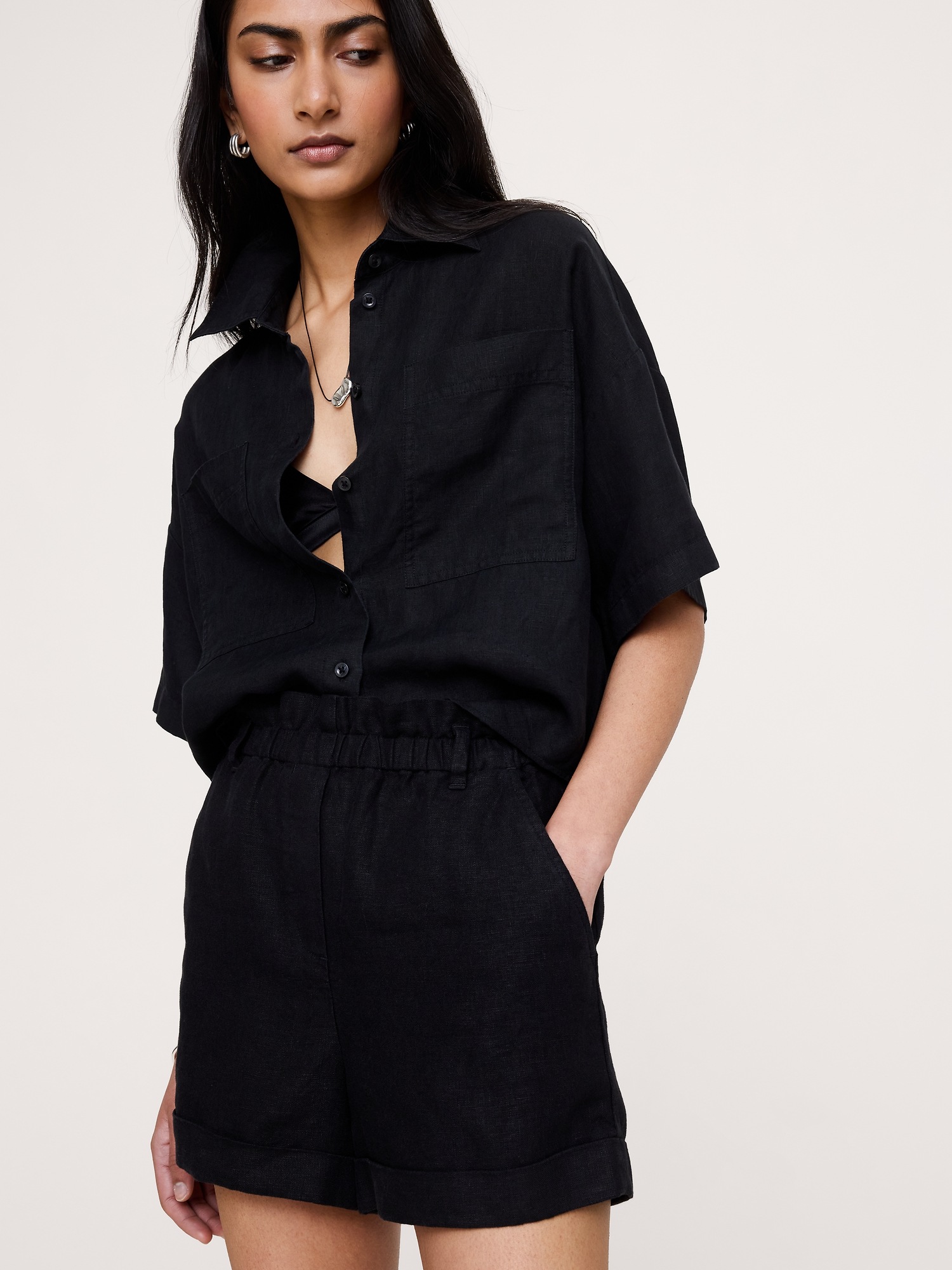 Женские шорты Banana Republic 3.5" Paperbag-Waist Pull-On Linen Short, цвет: Чёрный — фото 3