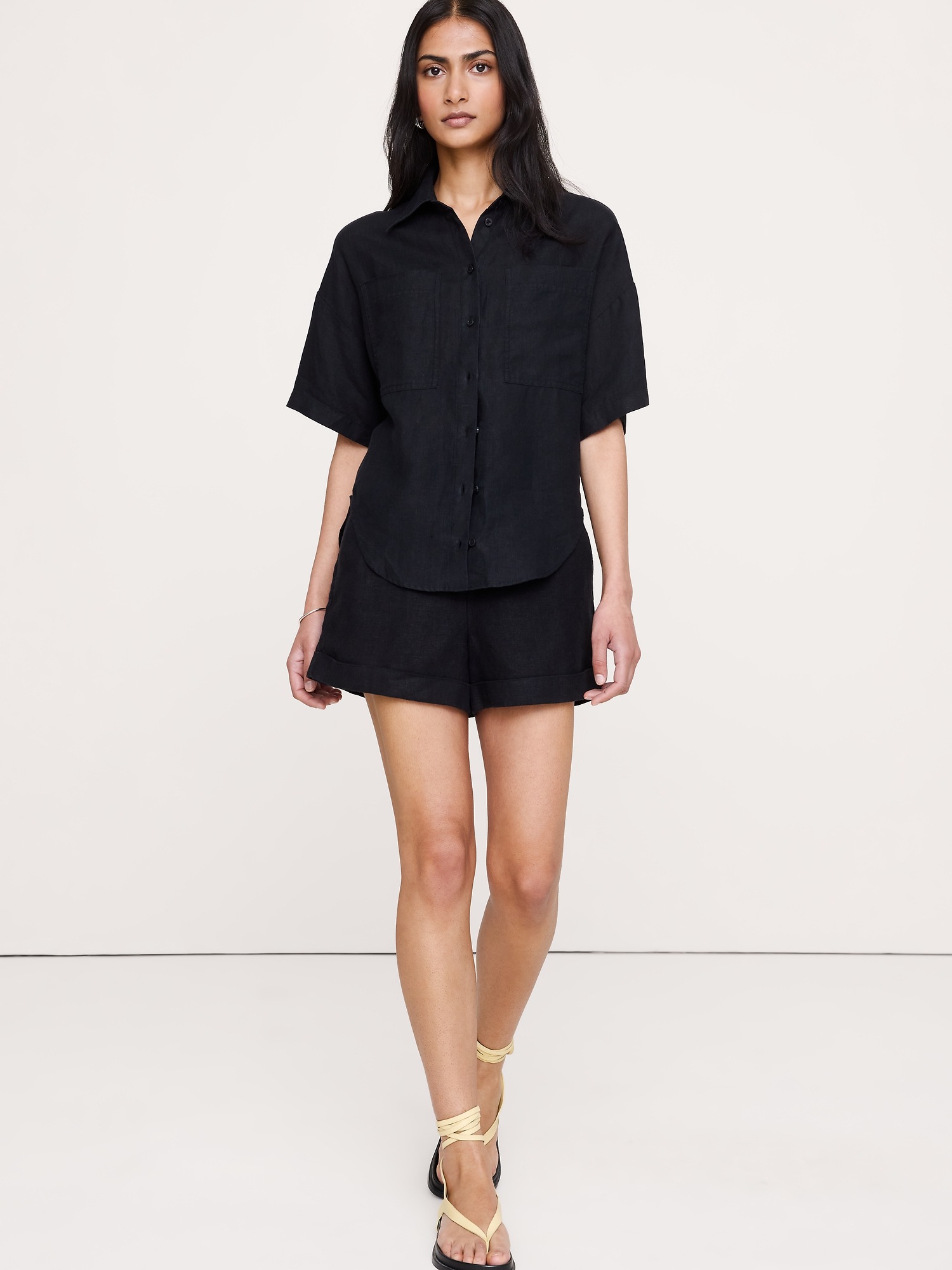 Женская рубашка Banana Republic Linen Short-Sleeve Shirt, цвет: Чёрный — фото 5