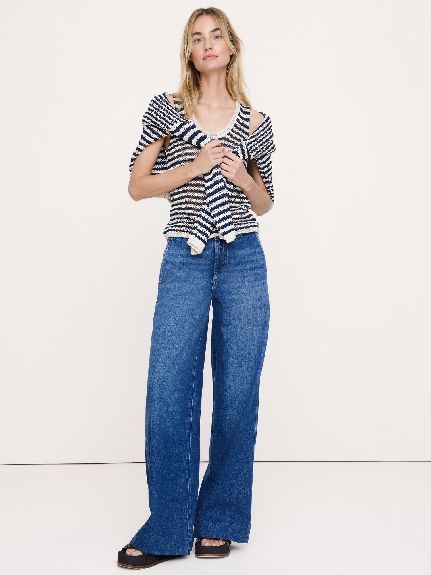 Image number 1 showing, Mid-Rise Palazzo Jean