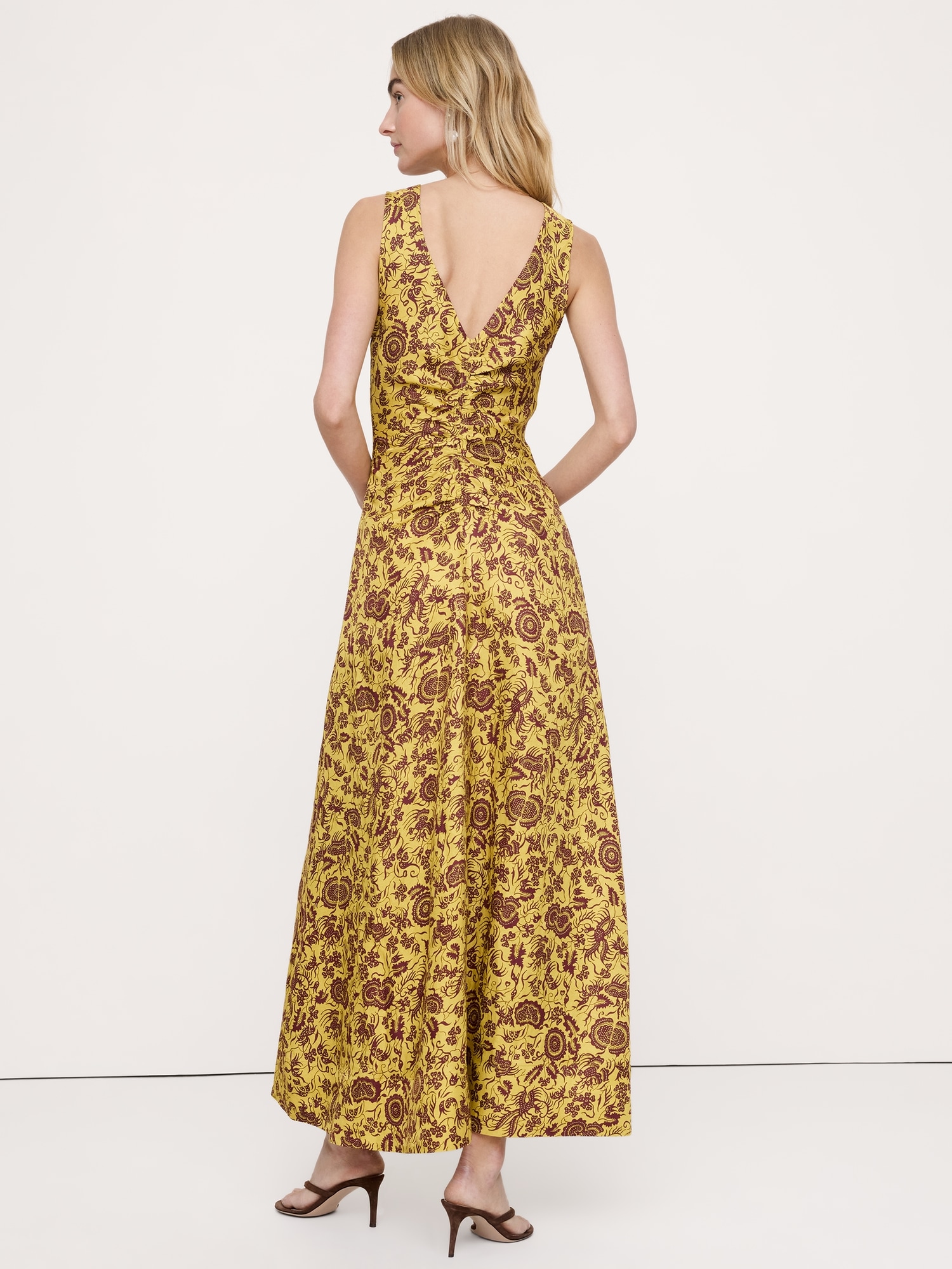 Image number 3 showing, Viscose-Linen V-Neck Maxi Dress