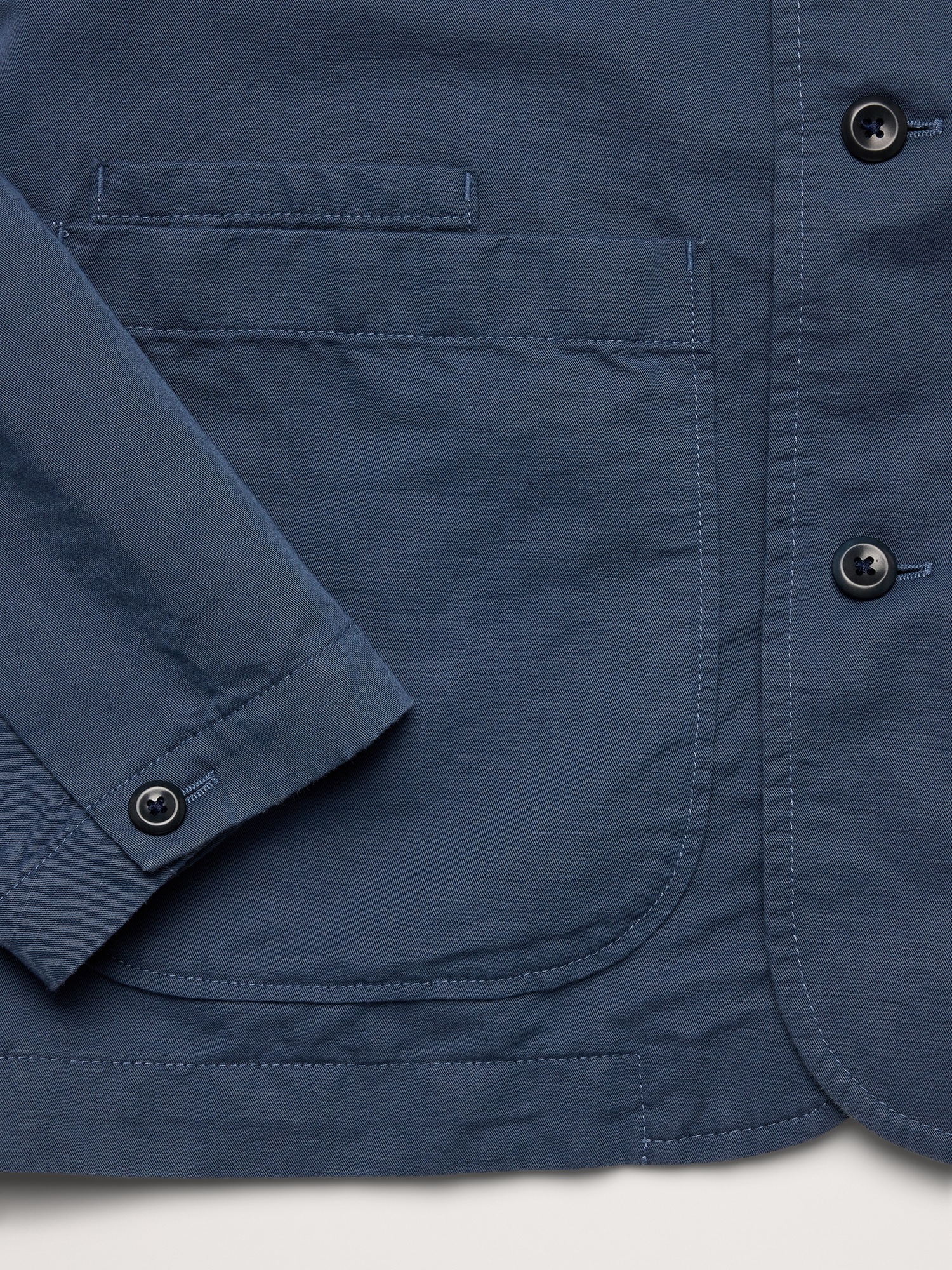 Мужская куртка Banana Republic Italian Linen-Cotton Shirt Jacket, цвет: Тёмный джинсовый синий — фото 4