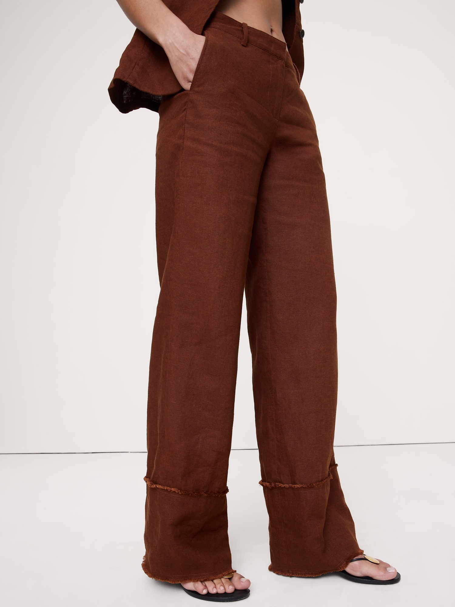 Женские брюки Banana Republic The Everyday Wide-Leg Pant in Fringe-Hem Linen, цвет: Шоколадный коричневый — фото 3