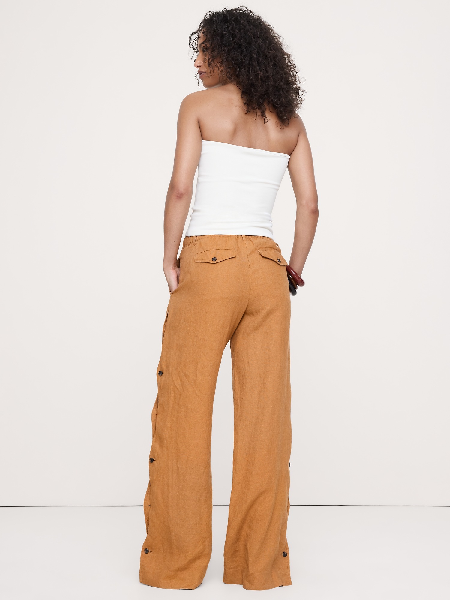 Женские брюки Banana Republic The Everyday Wide-Leg Pant in Linen, цвет: Коричневый — фото 2