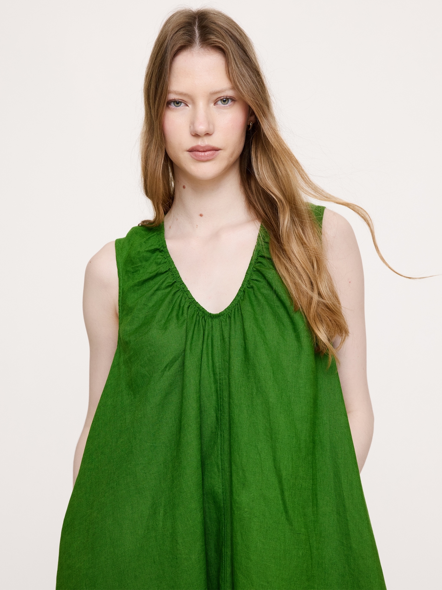 Image number 6 showing, Linen Scoop-Neck Maxi Dress