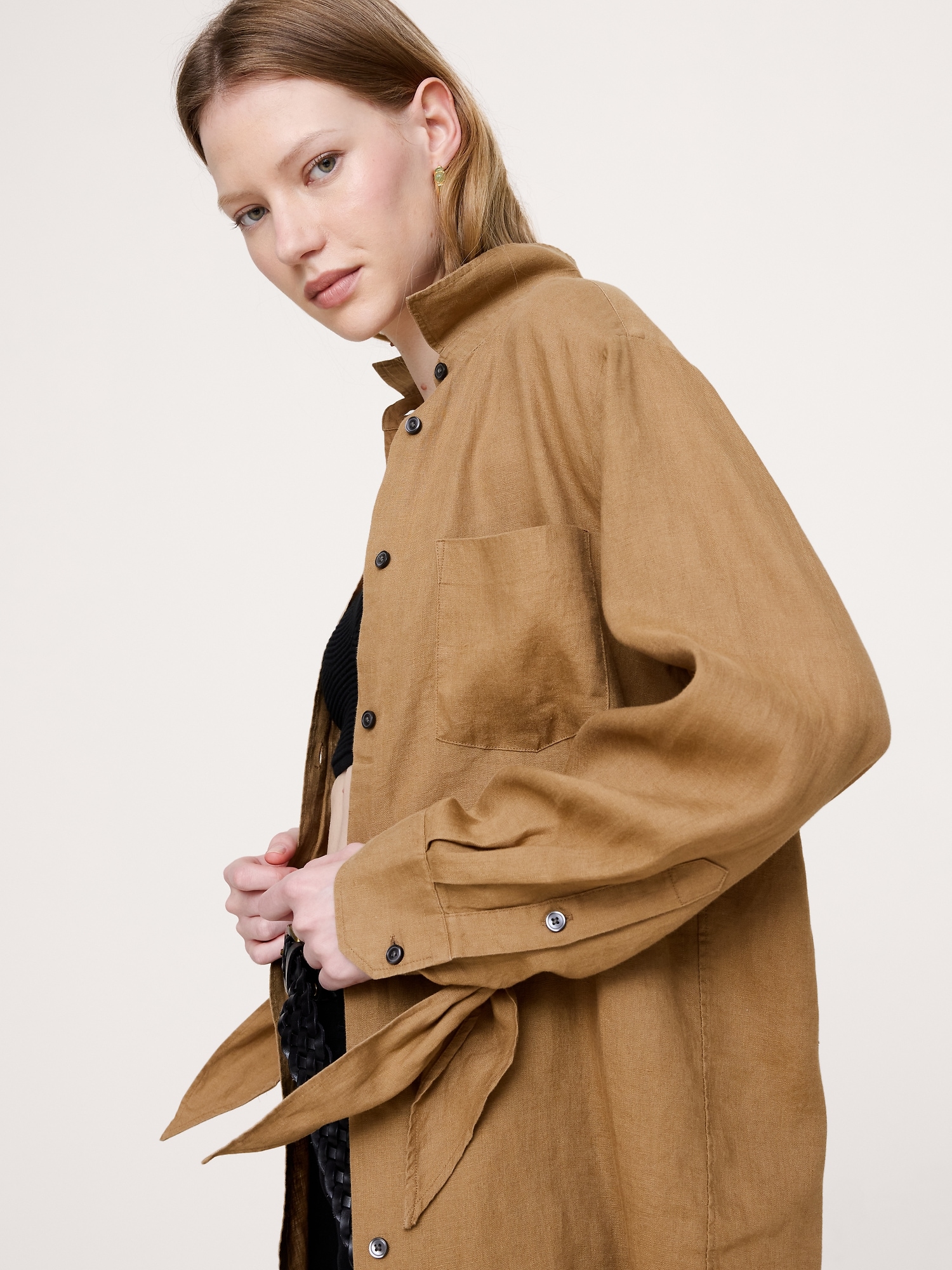 Image number 3 showing, The Oversized Tie-Cuff Shirt in Linen