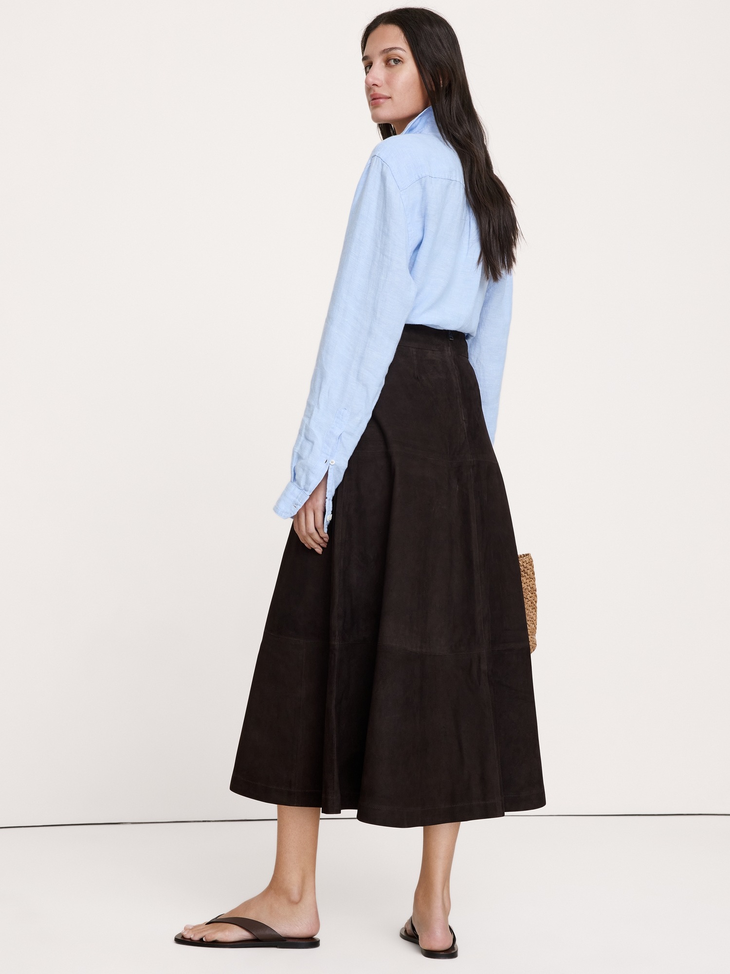 Женская юбка Banana Republic Suede Midi, цвет: Коричневый — фото 2