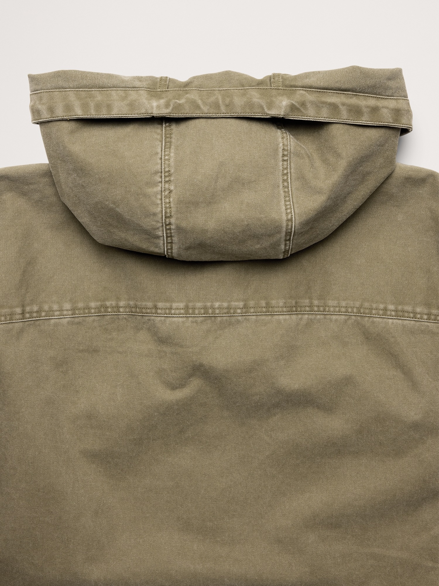 Мужская рубашка Banana Republic Cotton Twill Hooded Overshirt, цвет: Оливковый зелёный — фото 6