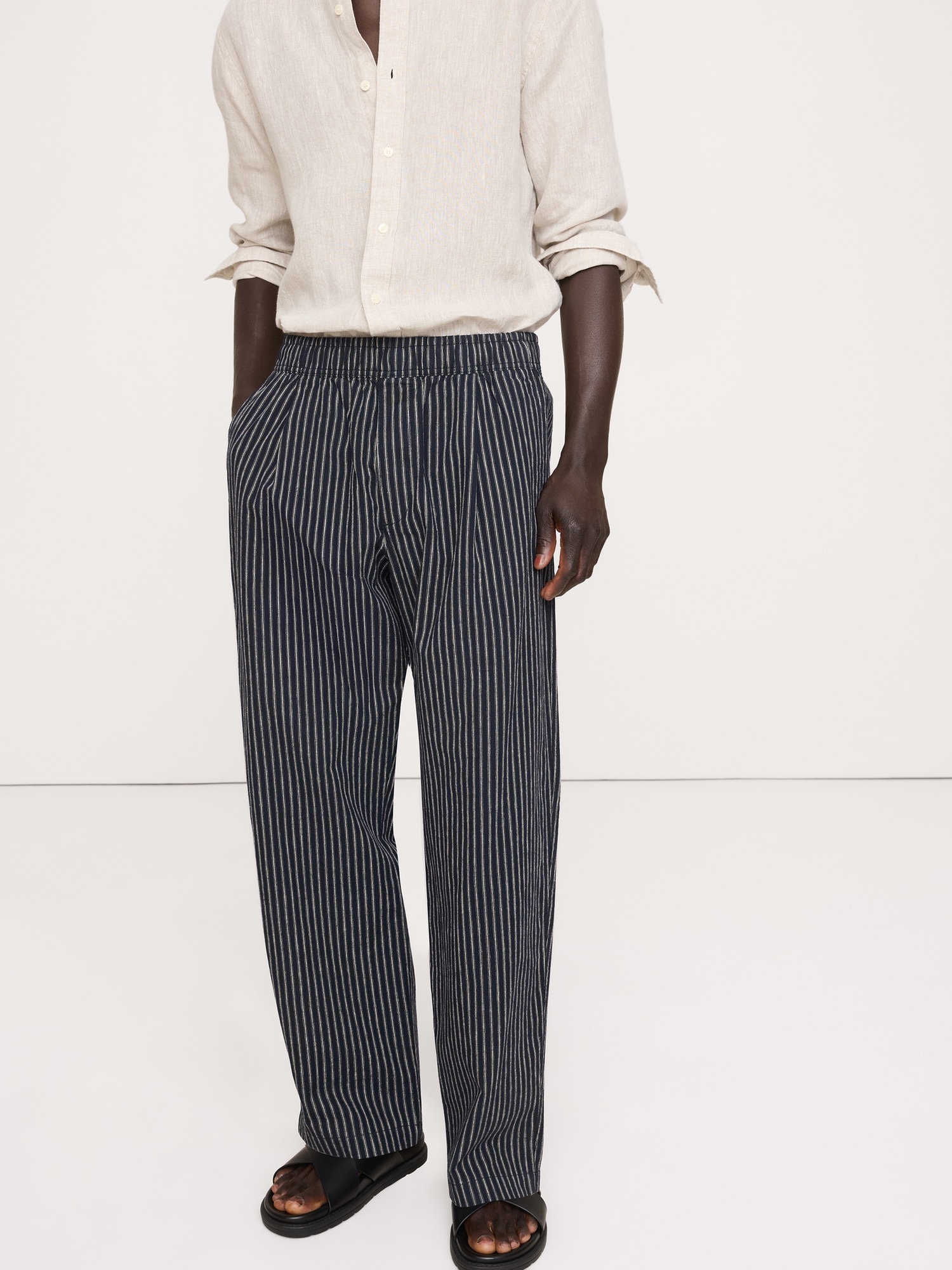 Image number 5 showing, Relaxed Linen-Cotton Pleated Pull-On Pant