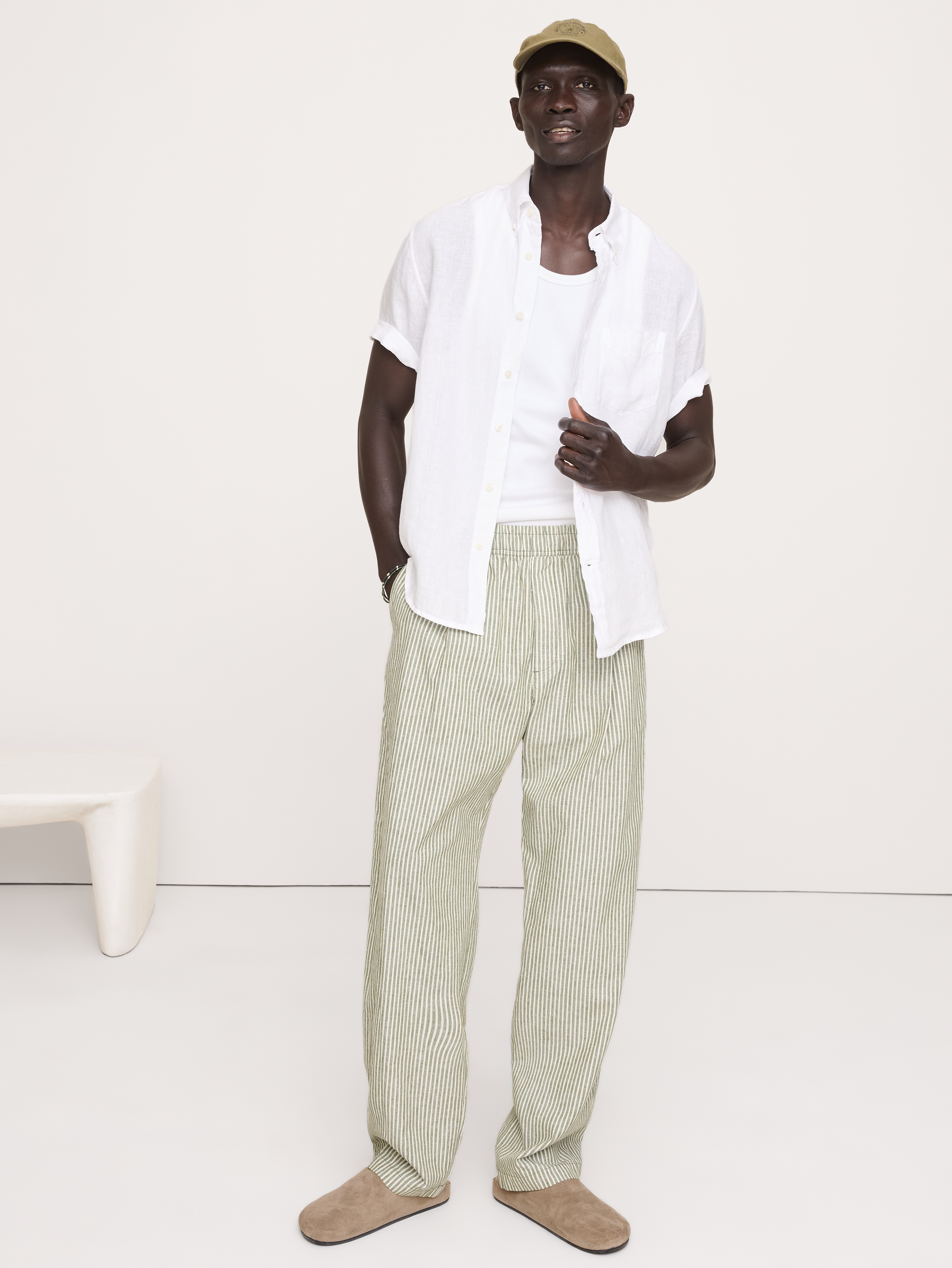 Relaxed Linen-Cotton Pleated Pull-On Pant