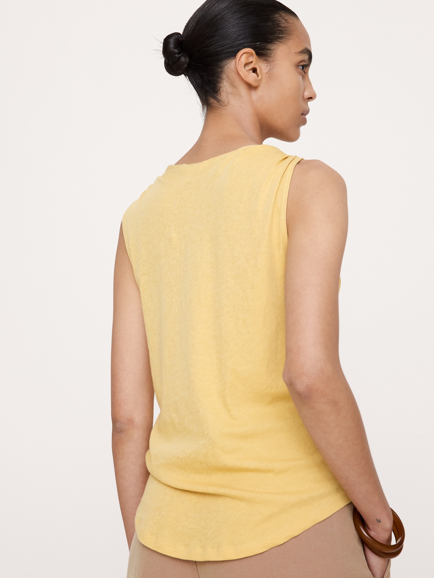 Женский топ Banana Republic Cotton-Silk Twisted Tank, цвет: Мох жёлтый — фото 2