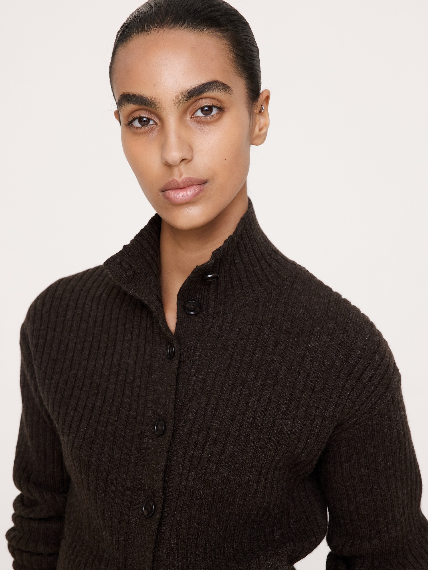 Женский кардиган Banana Republic Merino-Cotton Mock Neck, цвет: Меланжевый шоколадный коричневый — фото 3