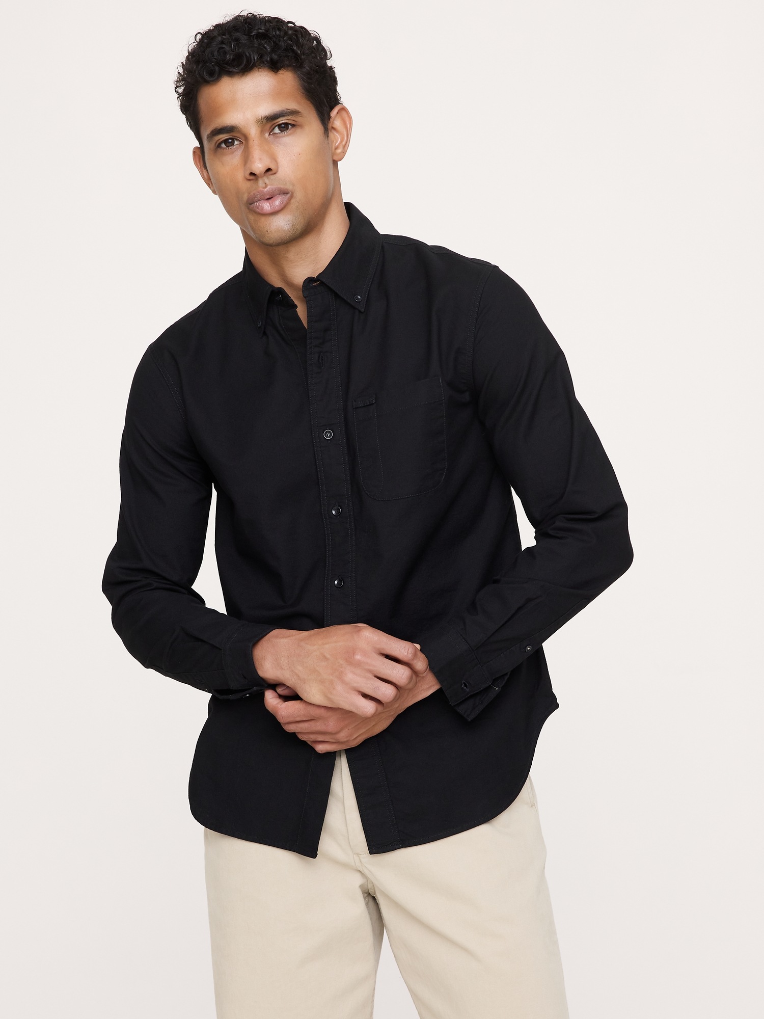 Мужская рубашка Banana Republic Standard-Fit Cotton Oxford, цвет: Чёрный — фото 3