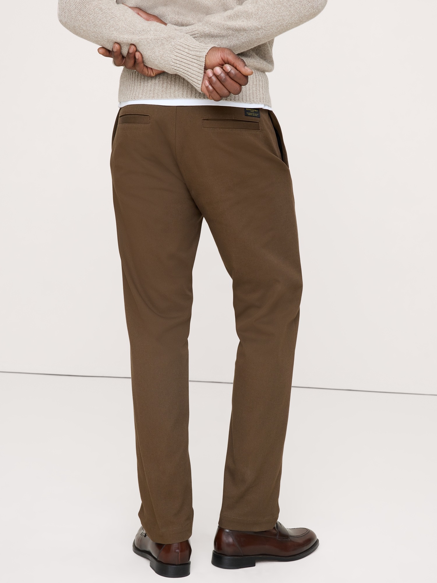 Мужские брюки Banana Republic Slim Italian-Stretch Chino, цвет: Коричневый — фото 2