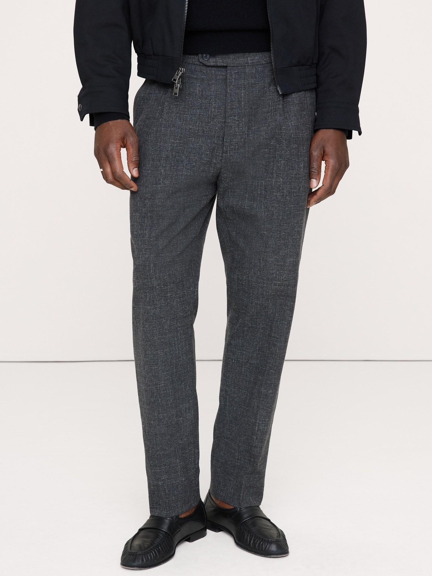 Classic Tapered Wrinkle-Resistant Dress Pant