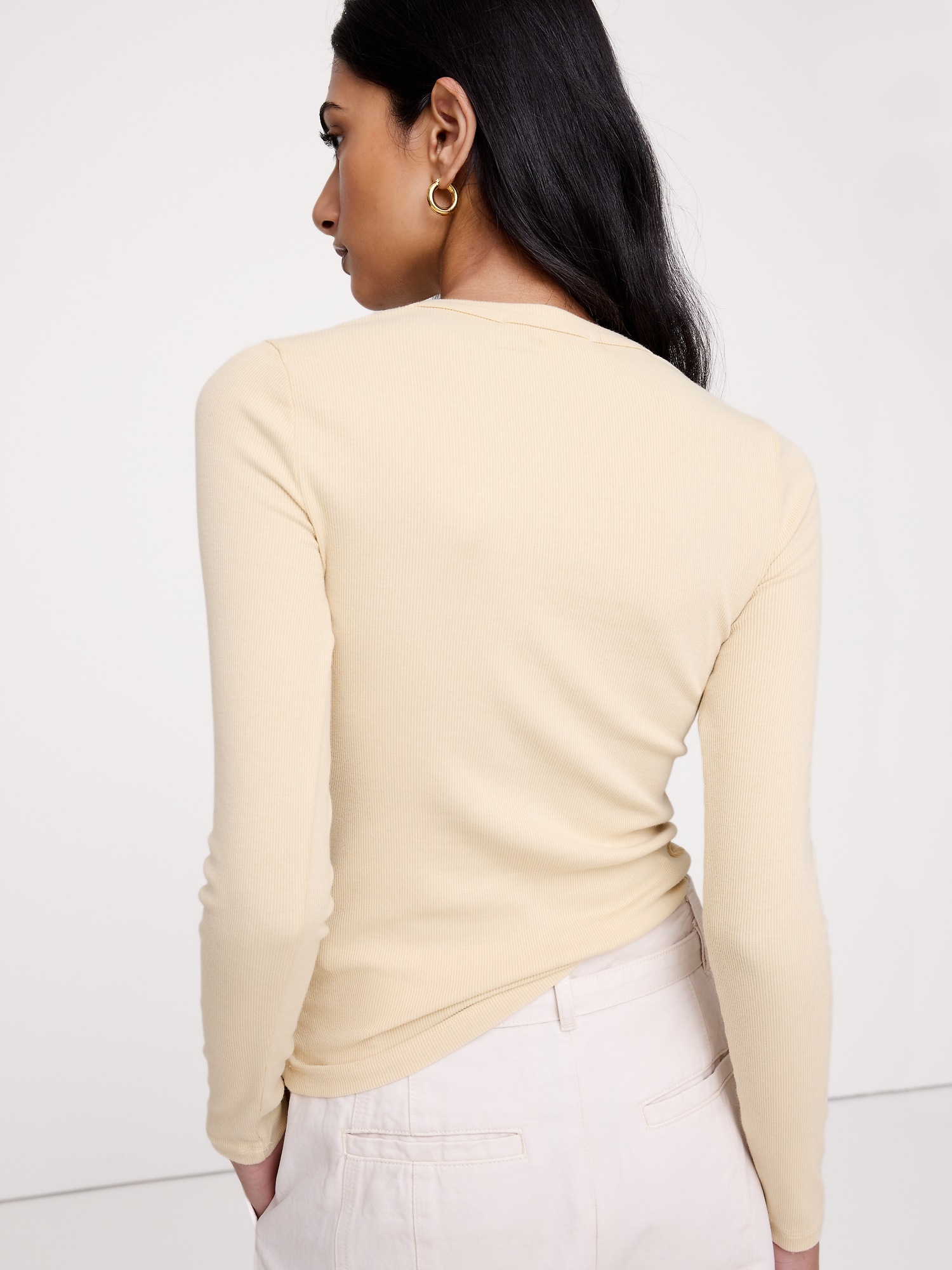Женская футболка Banana Republic Ribbed Crew-Neck, цвет: Бежевый — фото 2