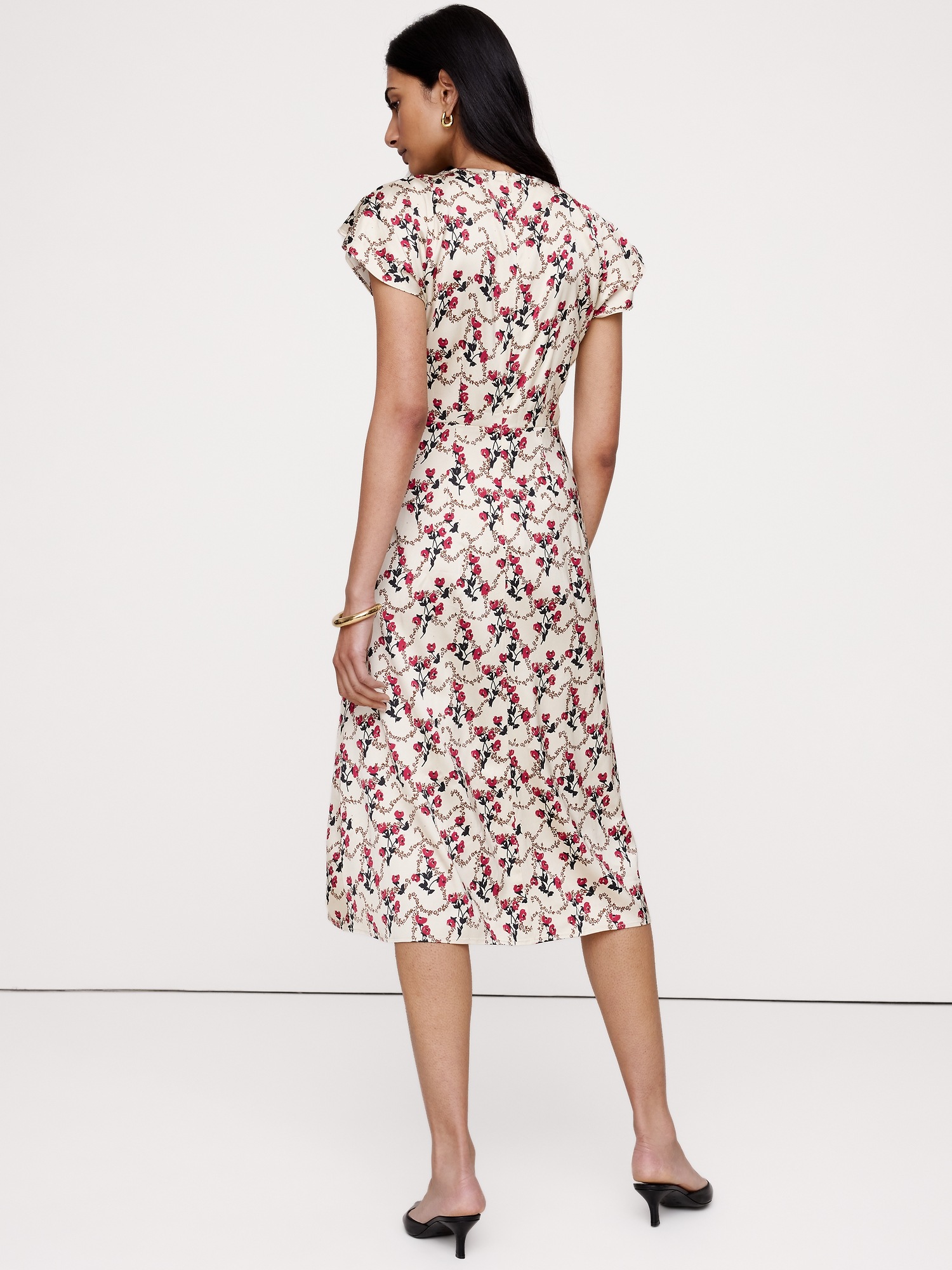 Женское платье Banana Republic Stretch-Satin Flutter-Sleeve Midi, цвет: Кремовый с принтом — фото 2