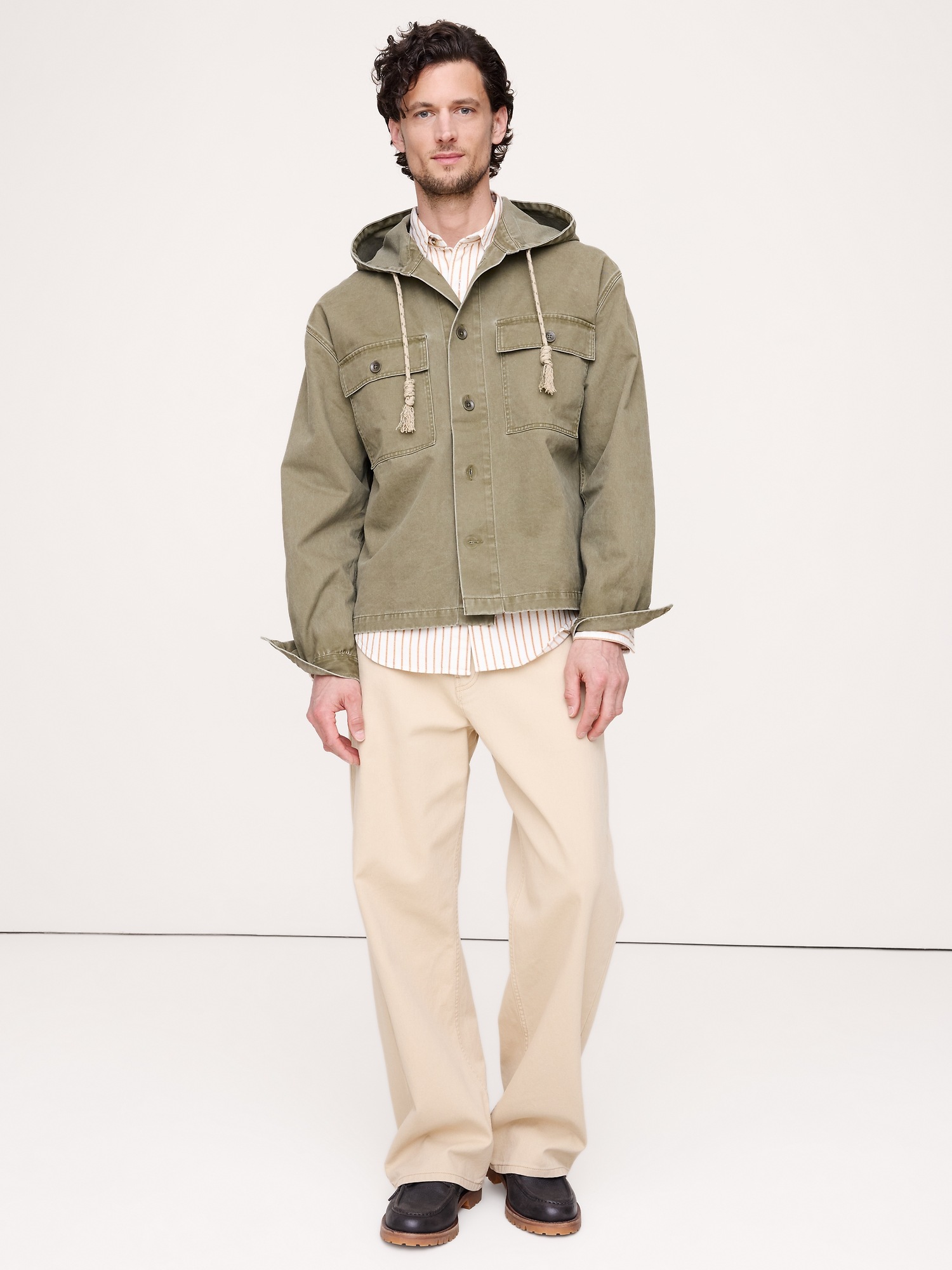 Мужская рубашка Banana Republic Cotton Twill Hooded Overshirt, цвет: Оливковый зелёный — фото 3
