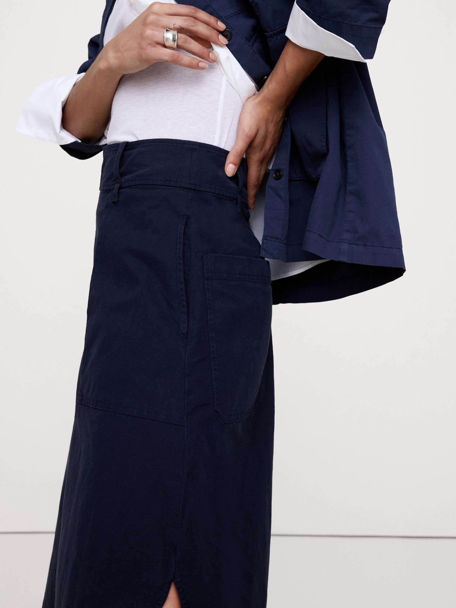 Женская юбка Banana Republic Cotton Canvas Utility Midi, цвет: Тёмно-синий — фото 3