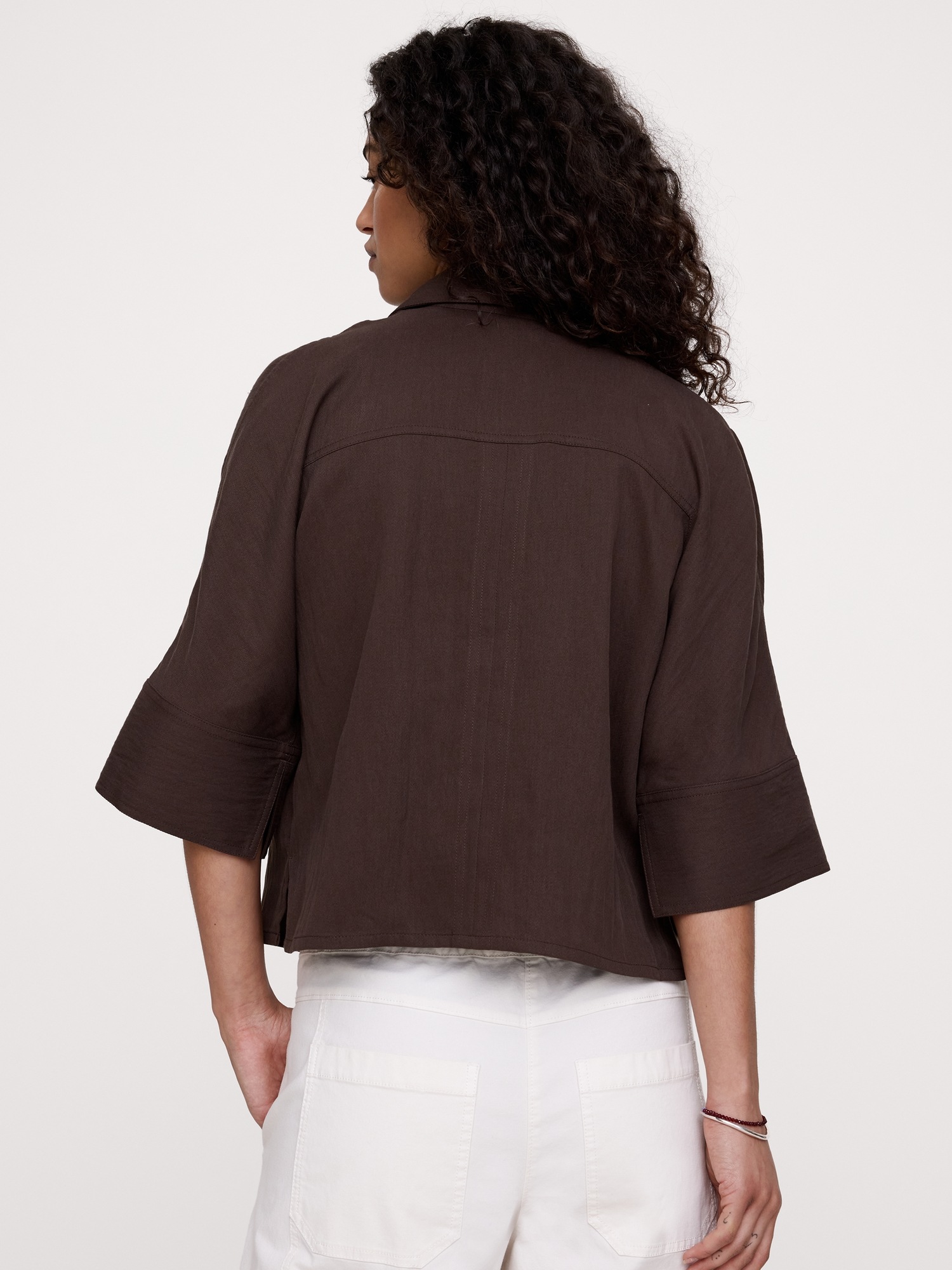 Женская куртка Banana Republic Drapey Twill Shirt Jacket, цвет: Тёмный дубовый коричневый — фото 2