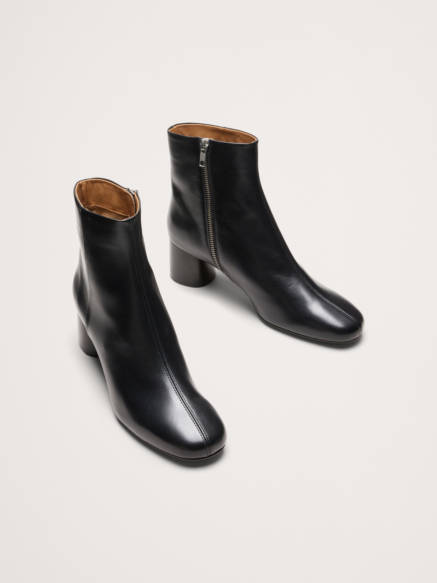Женские туфли Banana Republic Italian Block-Heel Bootie, цвет: Чёрный — фото 3