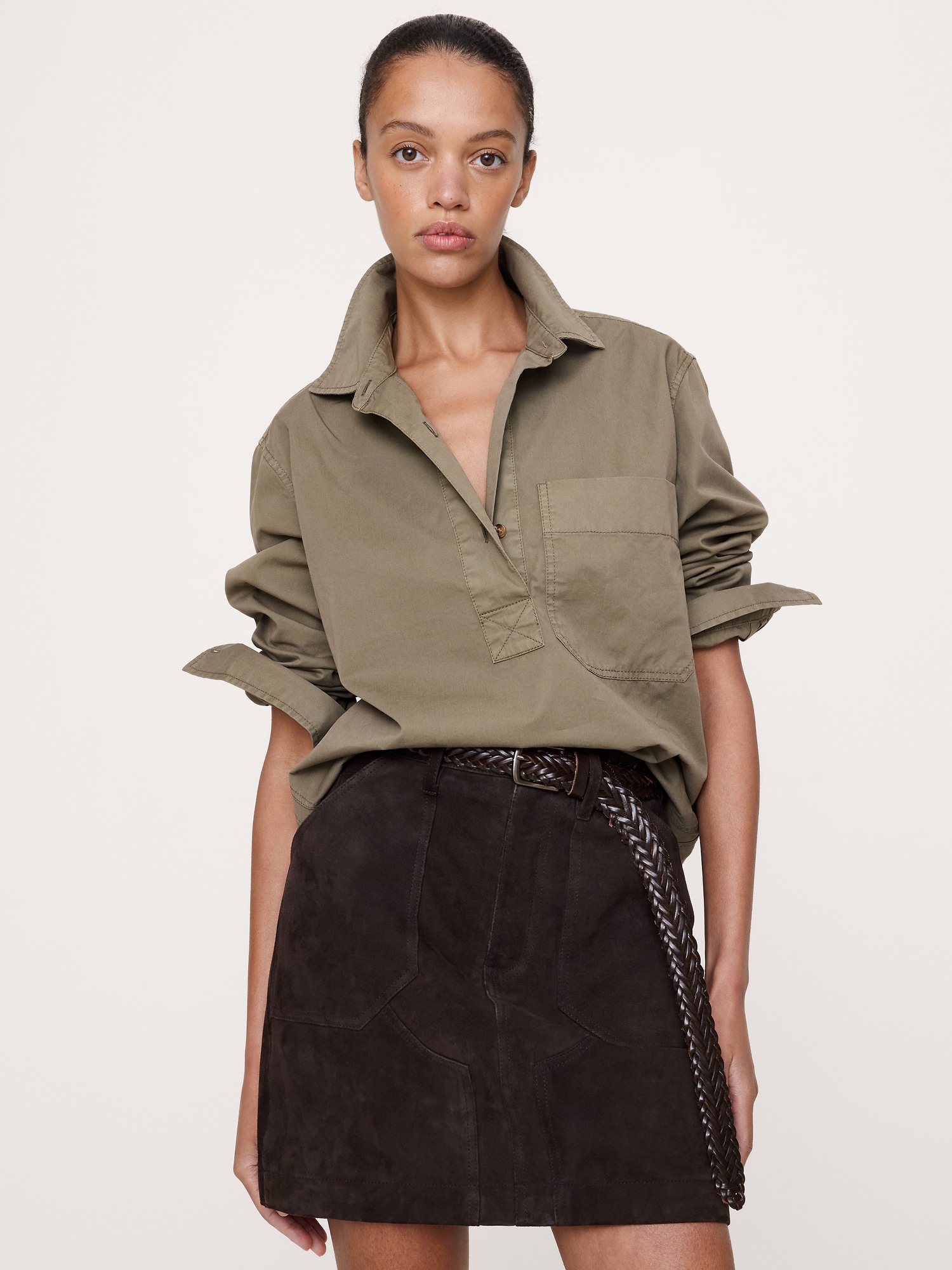 Женская рубашка Banana Republic Relaxed Cotton-Twill Popover, цвет: Зелёный — фото 3