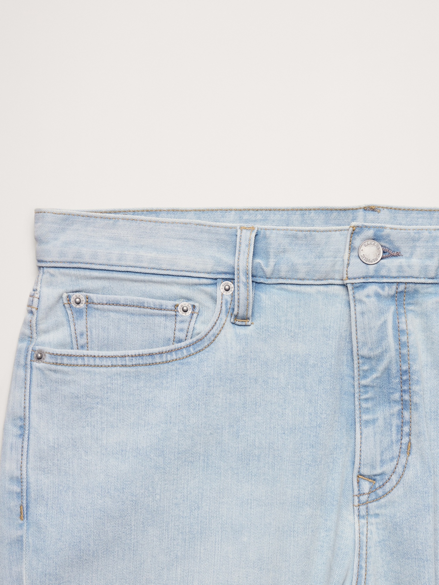 Мужские джинсы Banana Republic Athletic Luxe Traveler Jean, цвет: Выбеленный синий — фото 6