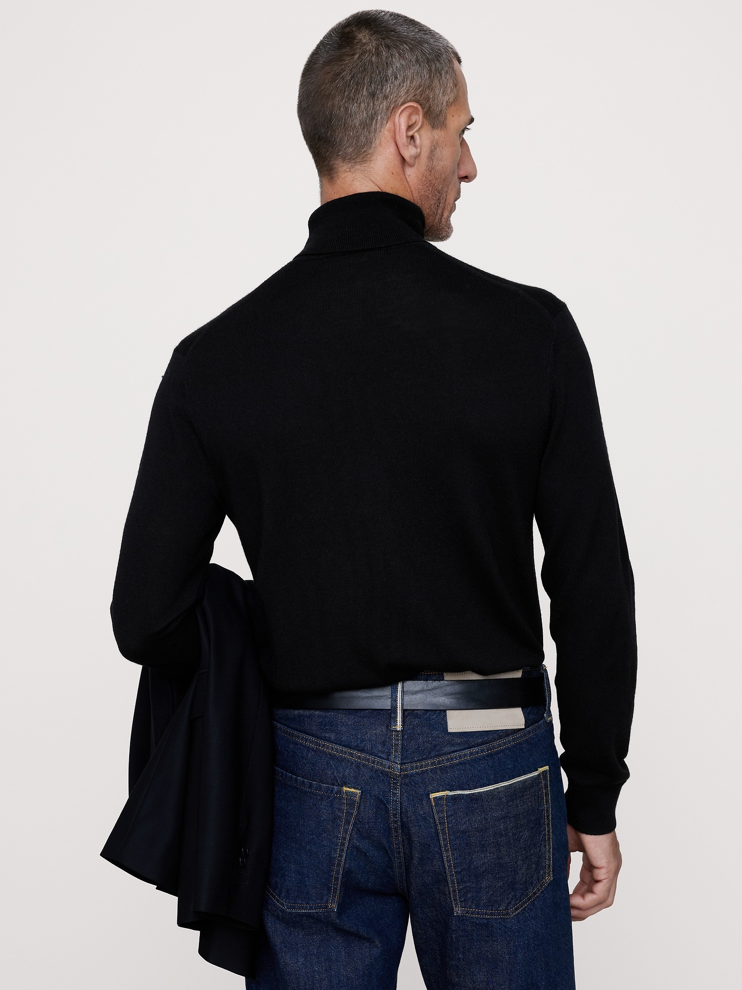 Мужской свитер Banana Republic Merino Turtleneck, цвет: Чёрный — фото 2
