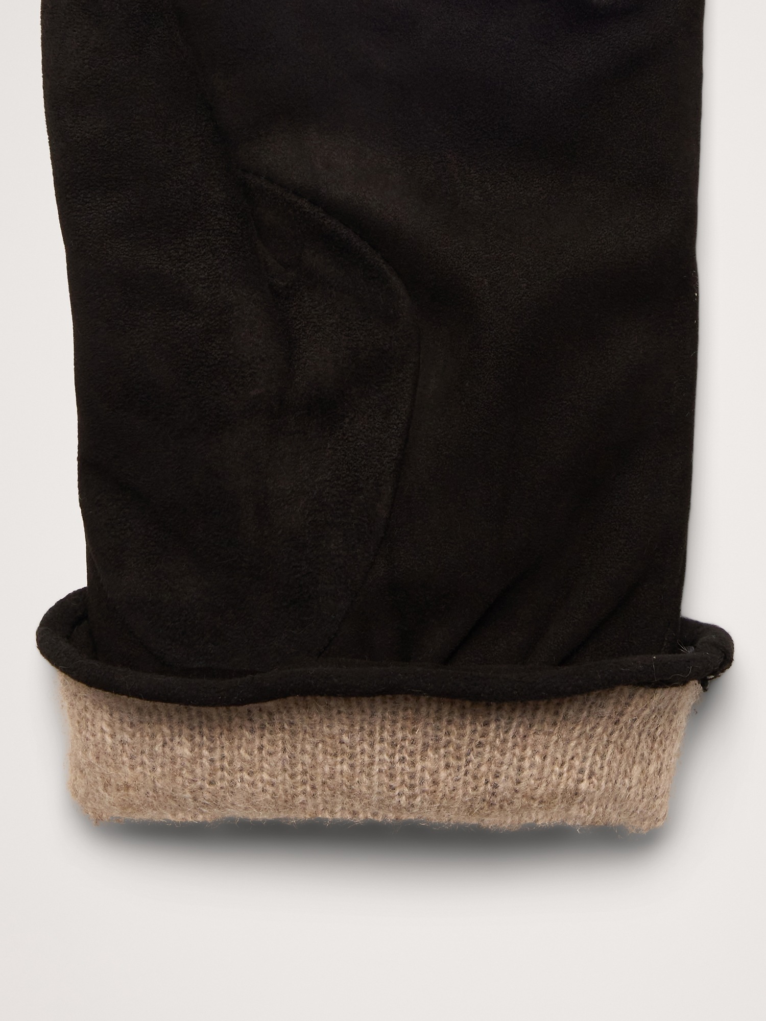 Женские перчатки Banana Republic Italian Suede Cashmere-Lined Gloves, цвет: Чёрный — фото 2