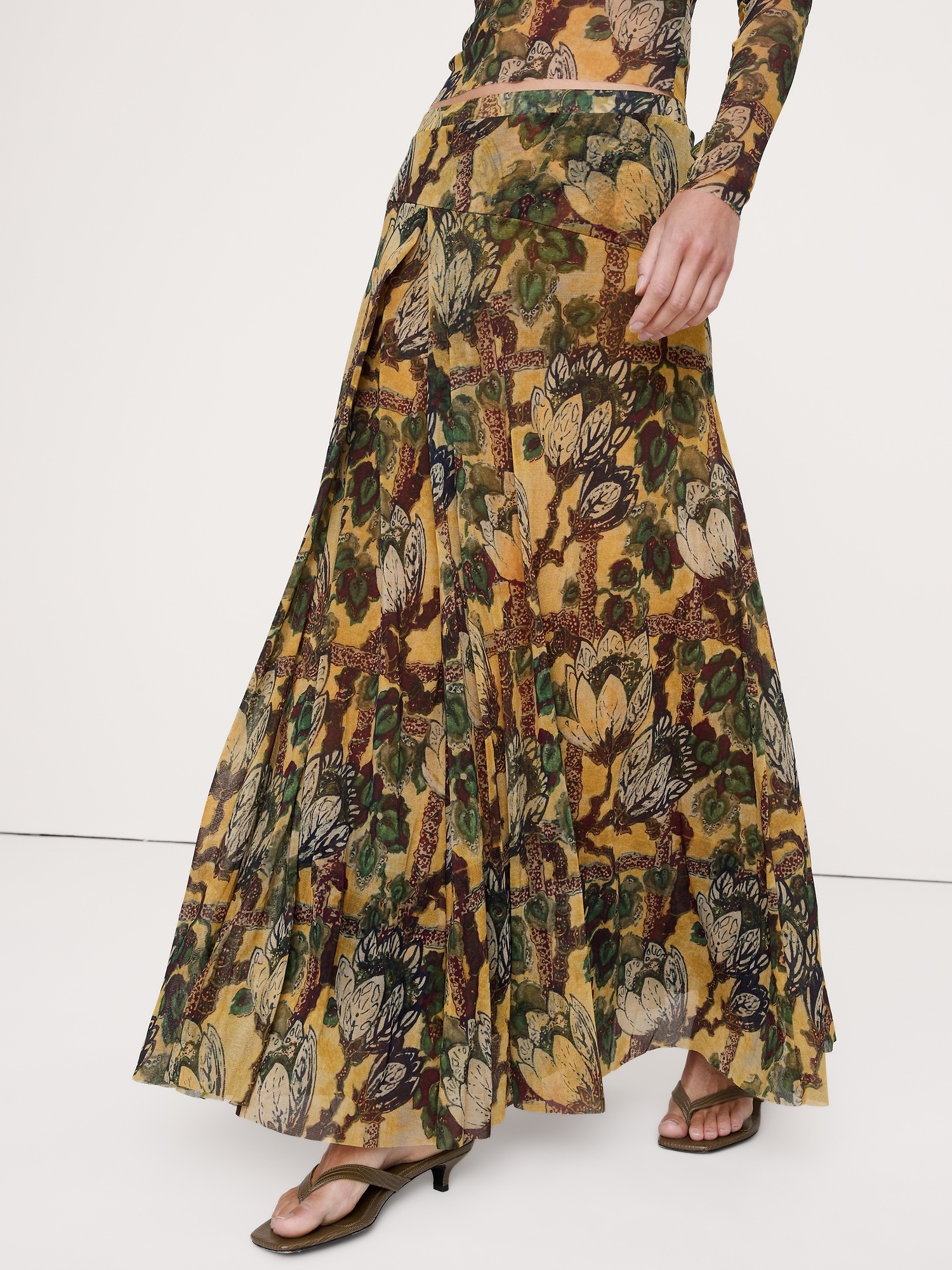 Женская юбка Banana Republic Mesh Pleated Maxi, цвет: Жёлтый с принтом — фото 3