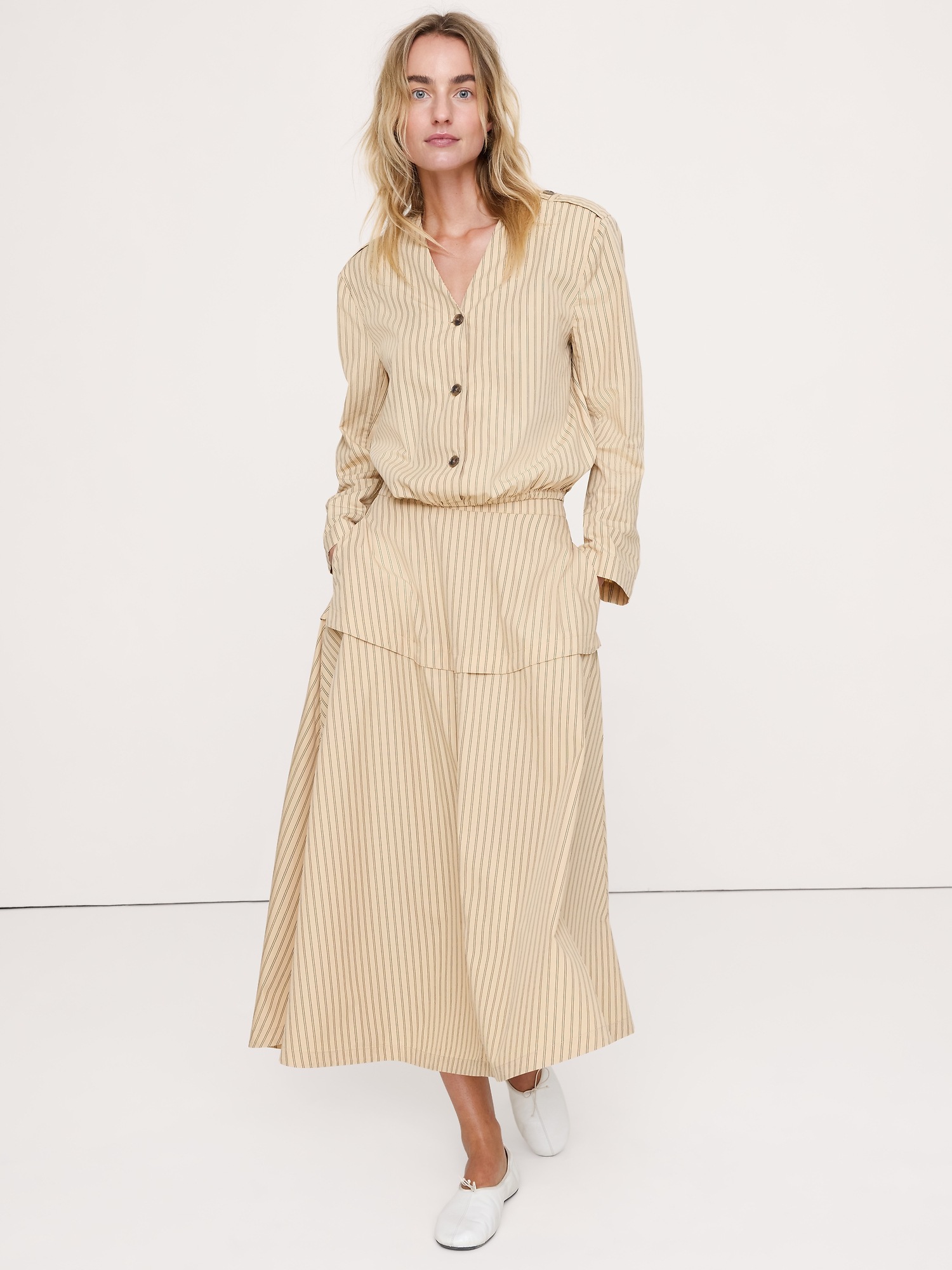 Женская рубашка Banana Republic Cotton Poplin Bubble-Hem, цвет: Кремовый белый полосатый — фото 4