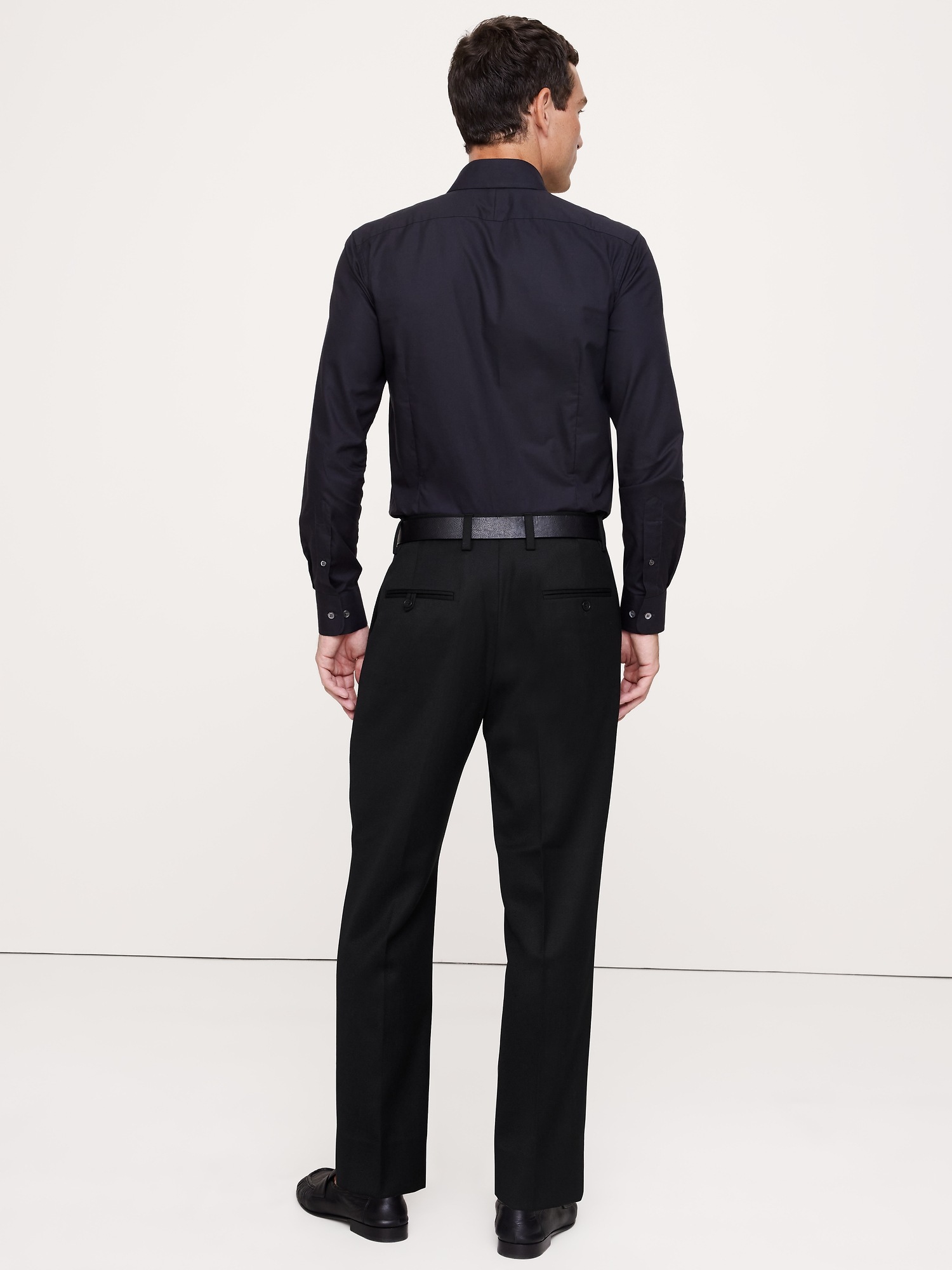 Мужские брюки Banana Republic Classic Tapered Twill Dress Pant, цвет: Чёрный — фото 2