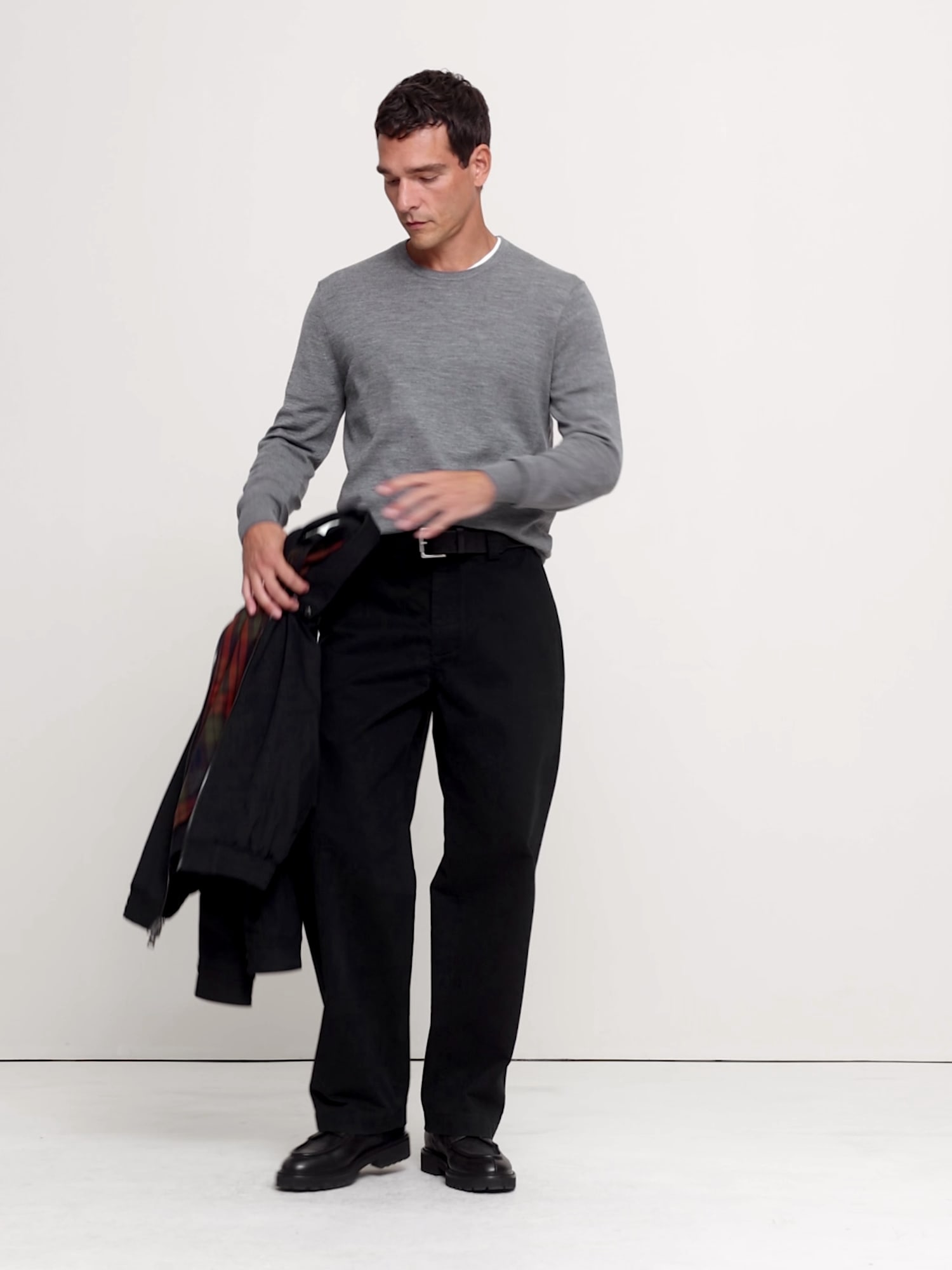 Merino Crew-Neck Sweater - thumbnail 10