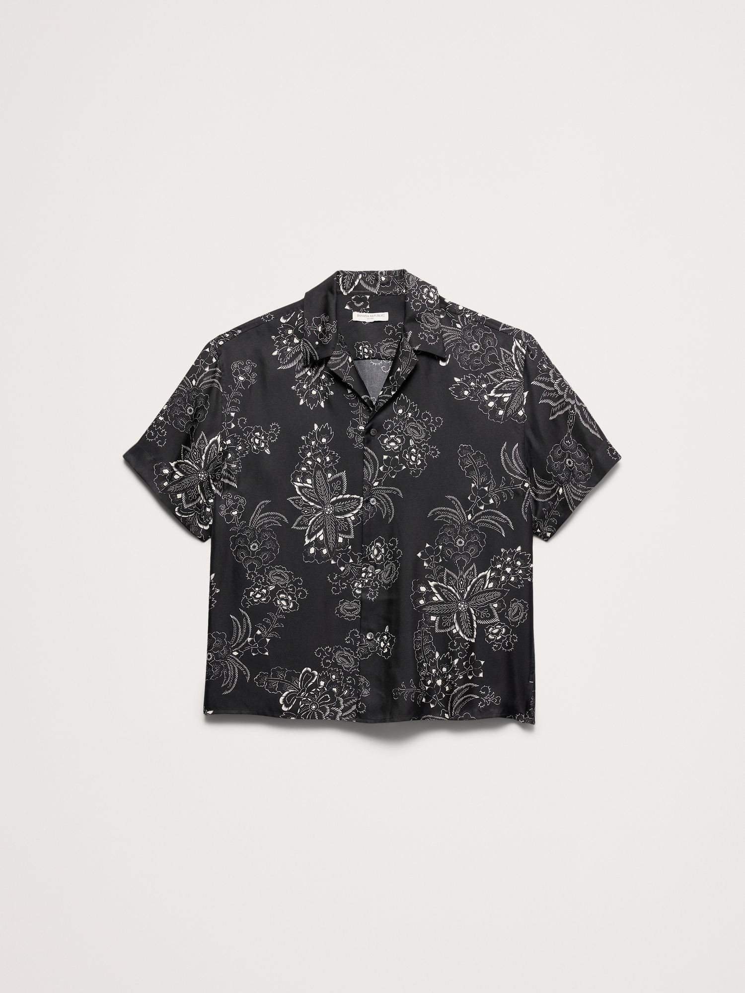 Мужская рубашка Banana Republic Standard-Fit Silk Resort, цвет: Чёрный с принтом — фото 4