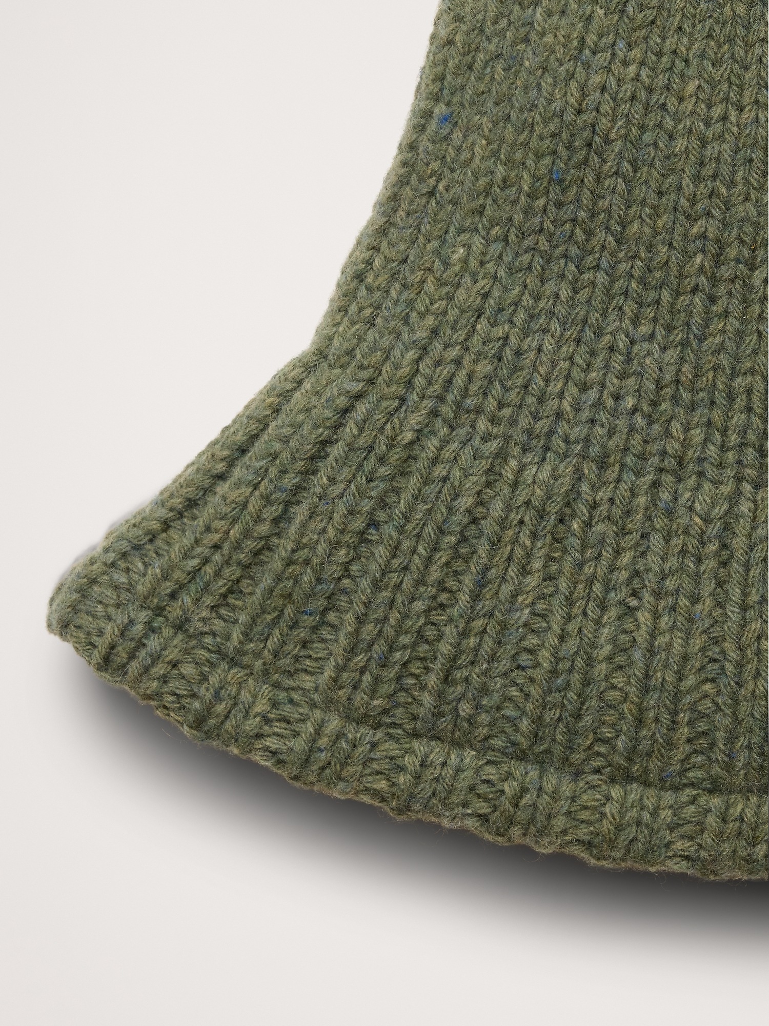 Женская панама Banana Republic Knit Bucket Hat By RoToTo, цвет: Оливковый зелёный — фото 3