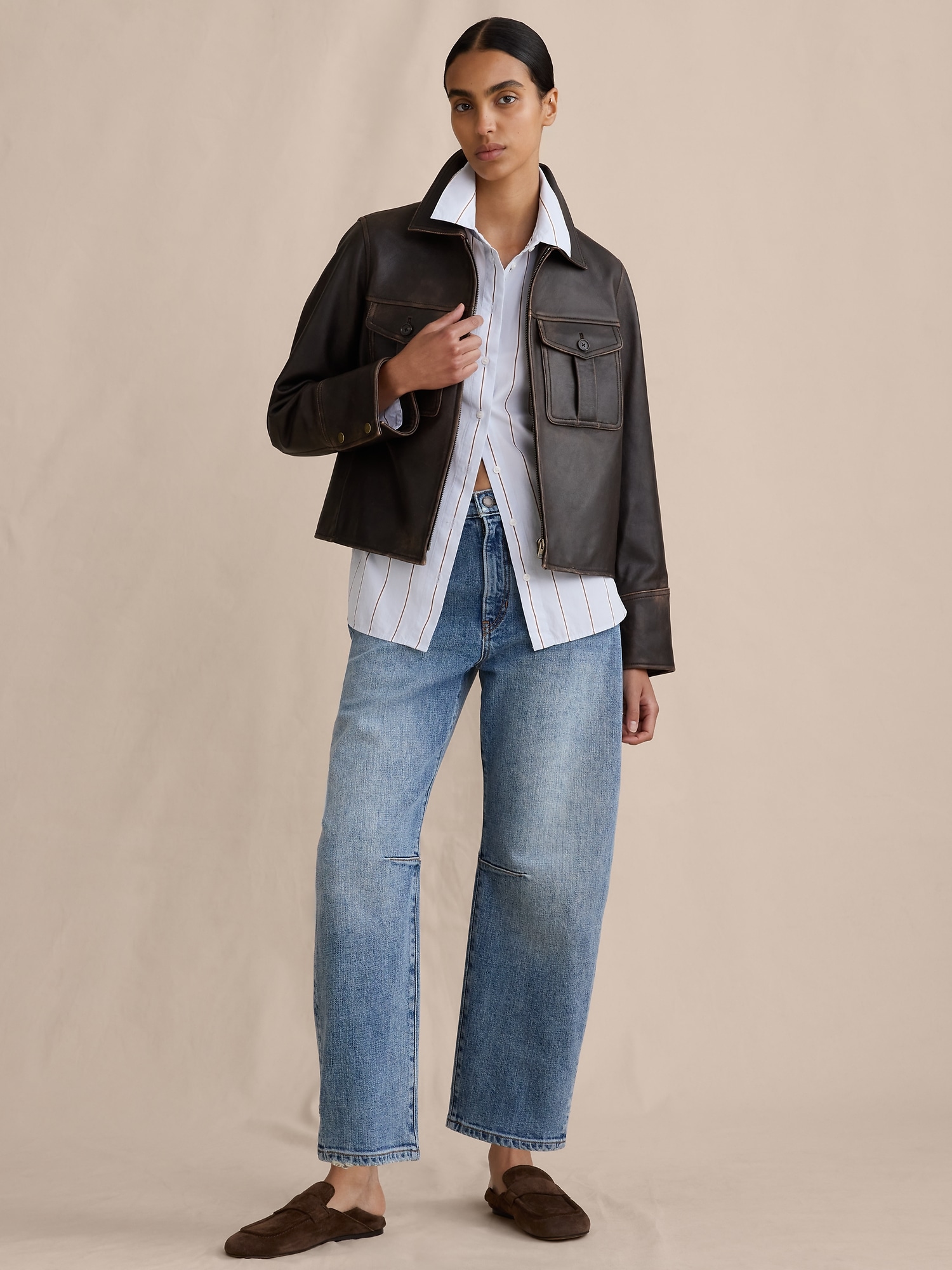 Image number 1 showing, Mid-Rise Barrel Crop Jean