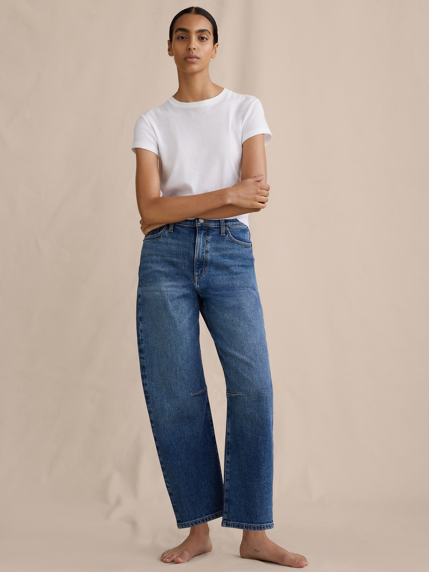 Image number 7 showing, Mid-Rise Barrel Crop Jean