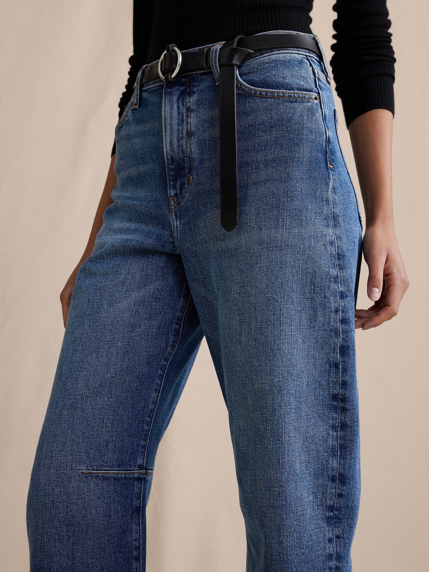 Image number 6 showing, Mid-Rise Barrel Crop Jean