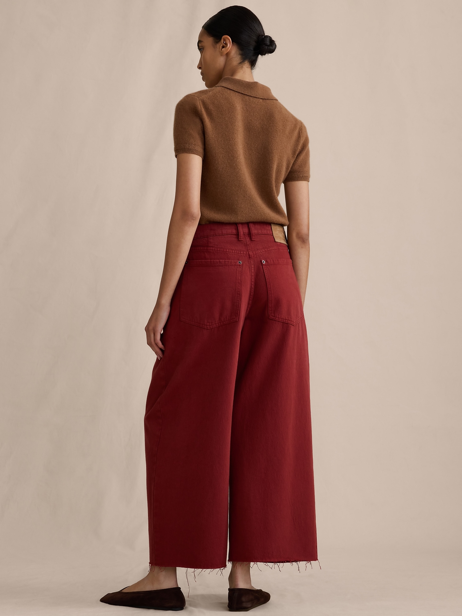 Image number 3 showing, Mid-Rise Loose Pleated Crop Jean
