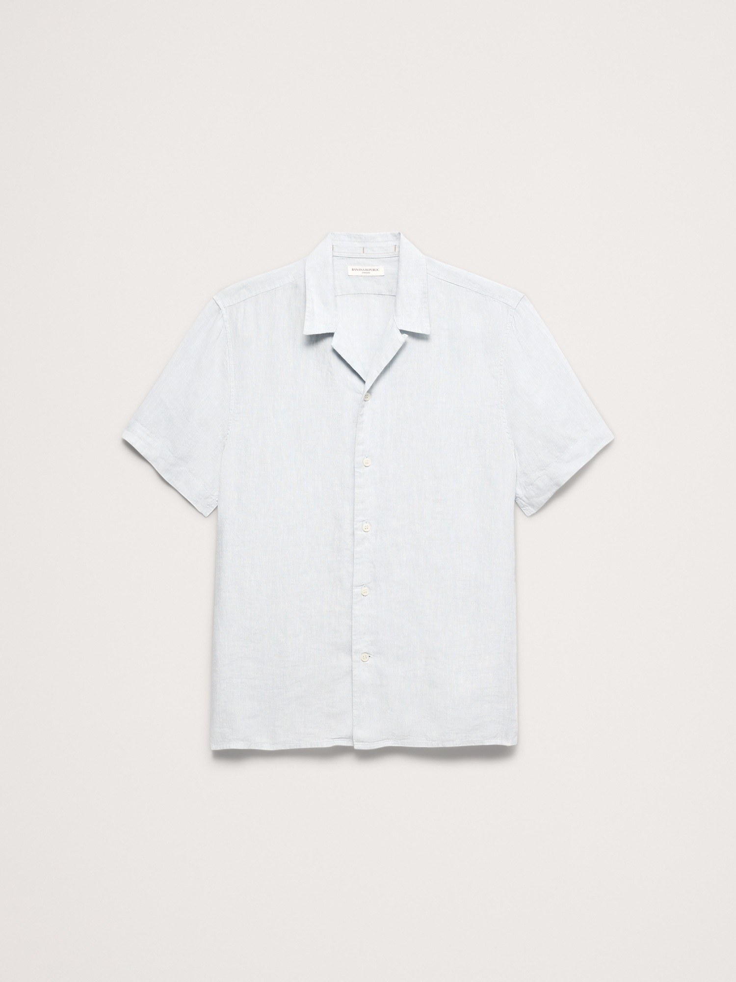 Мужская рубашка Banana Republic Standard-Fit Linen Resort, цвет: Выбеленный синий — фото 4