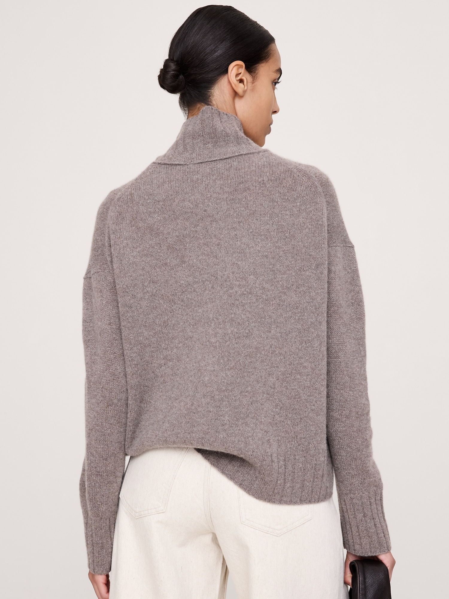 Oversized Cashmere Turtleneck Sweater - thumbnail 6