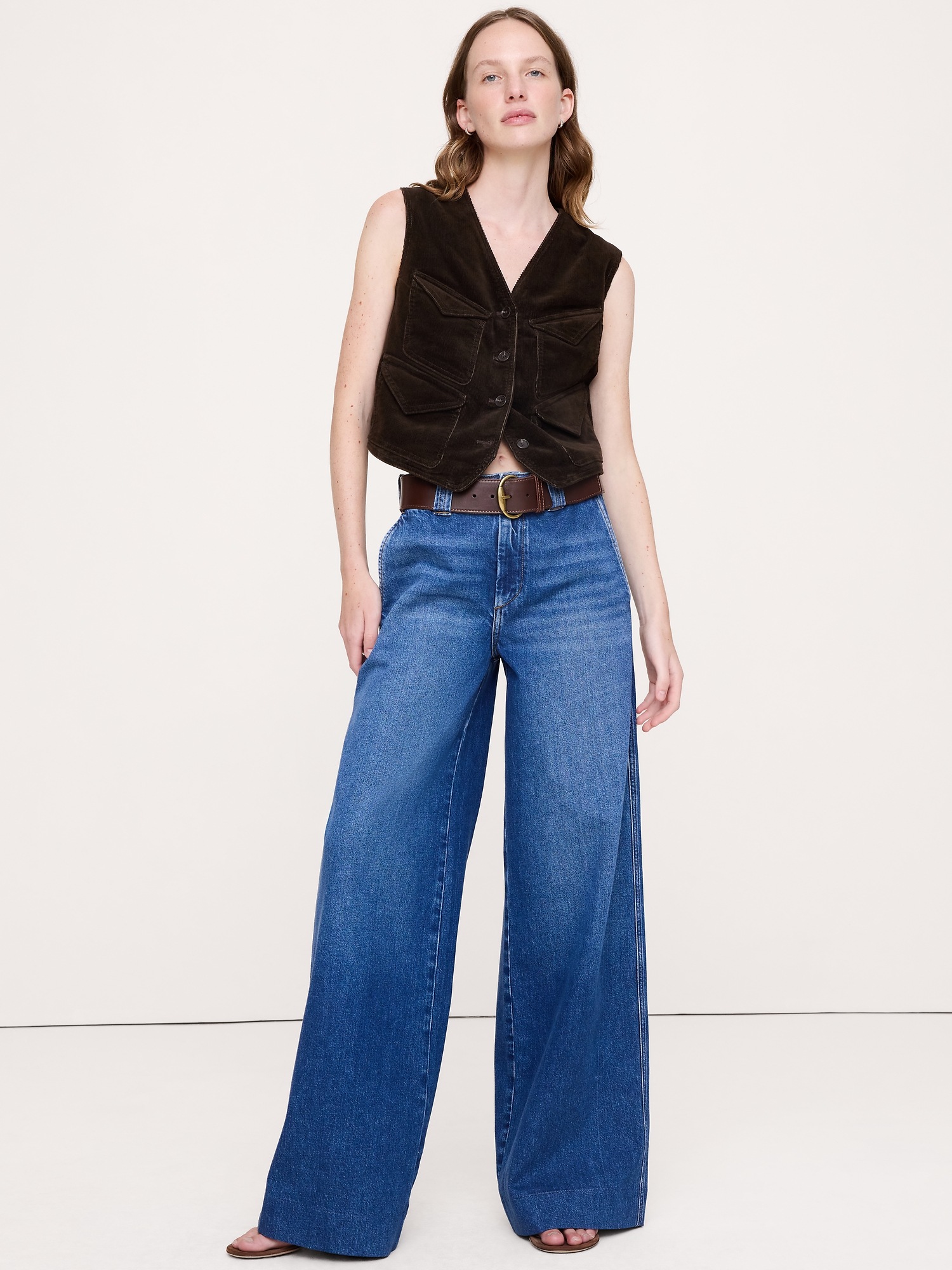 Женский жилет Banana Republic Corduroy Pocket Vest, цвет: Шоколадный коричневый — фото 2