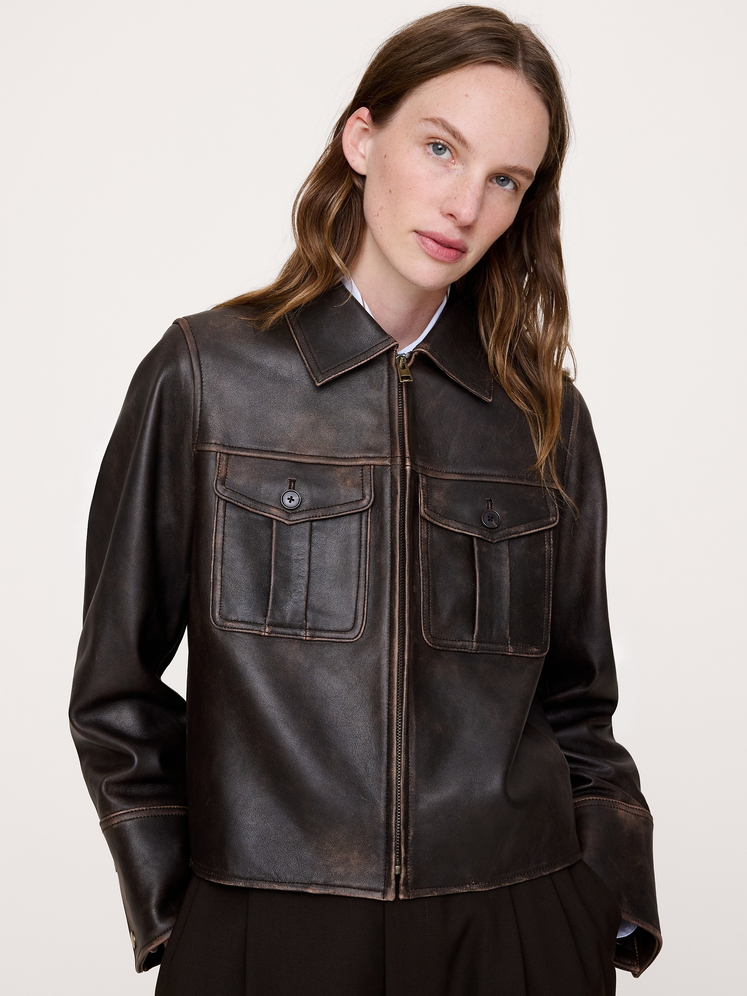 Женская куртка Banana Republic Distressed Leather, цвет: Коричневый — фото 3