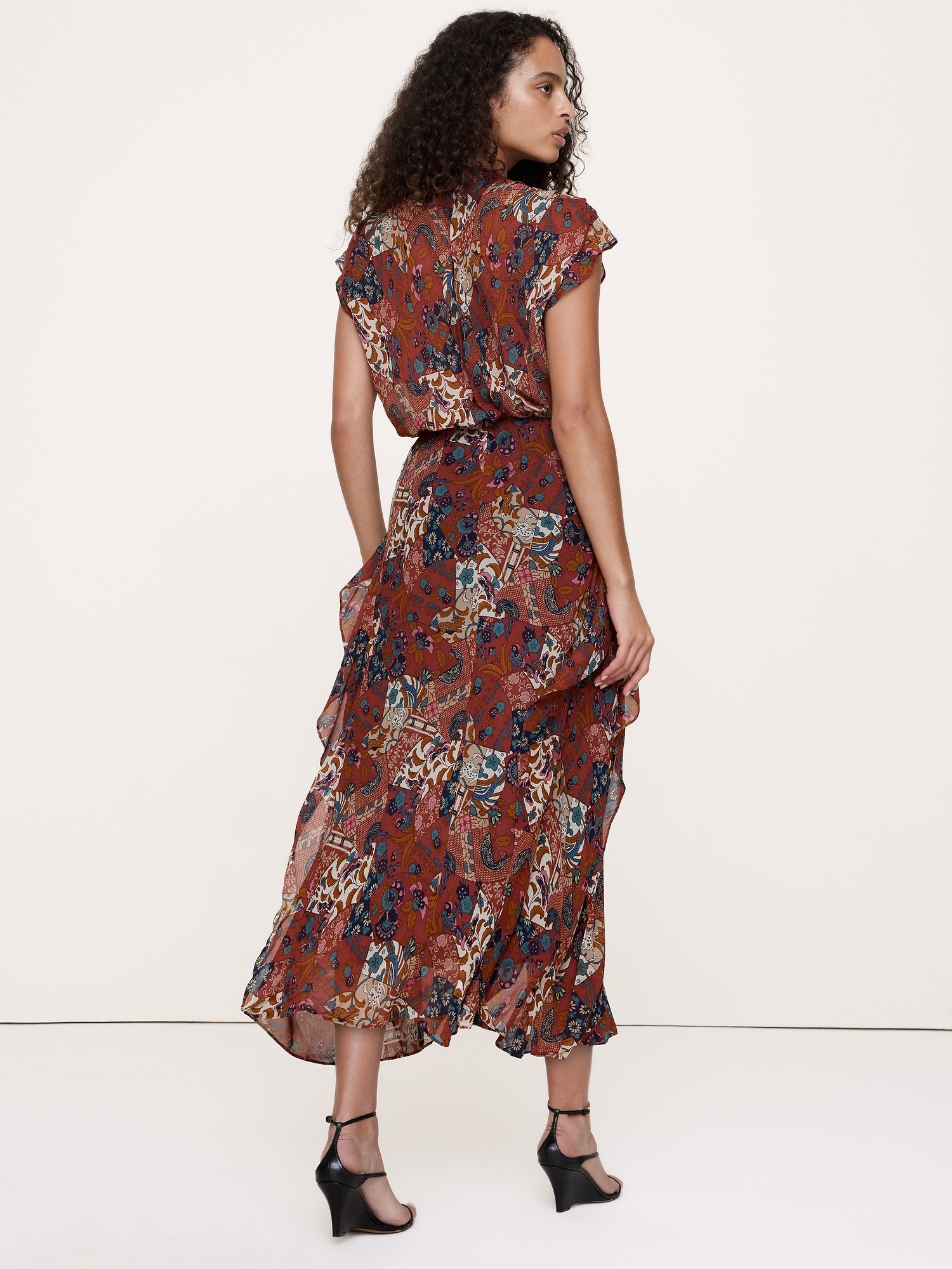 Женское платье Banana Republic Layered Georgette Ruffle Midi, цвет: Красный — фото 2