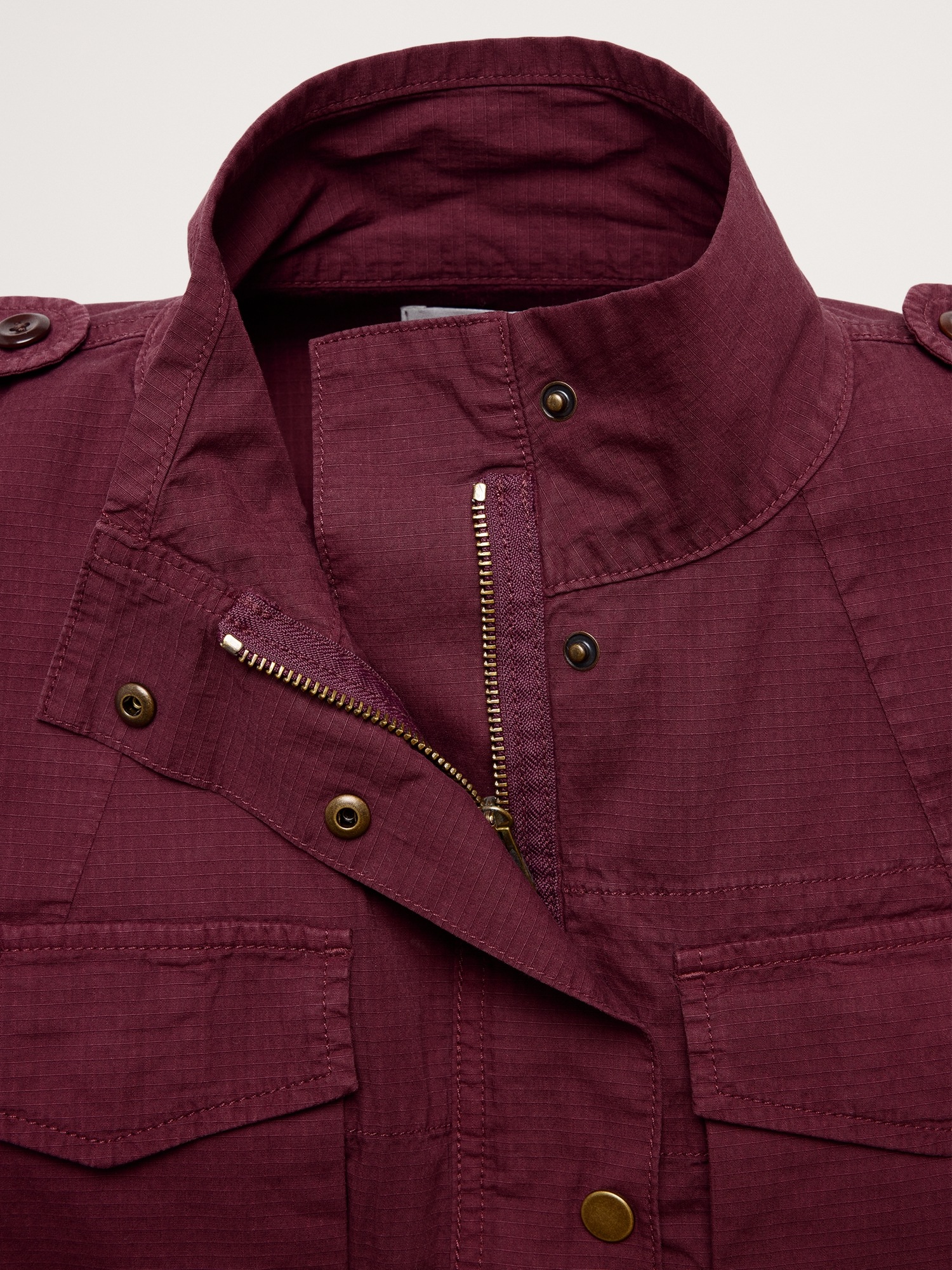 Женская куртка Banana Republic Ripstop Cotton Flight, цвет: Бордовый — фото 5