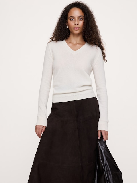 Lightweight Cashmere V-Neck Sweater