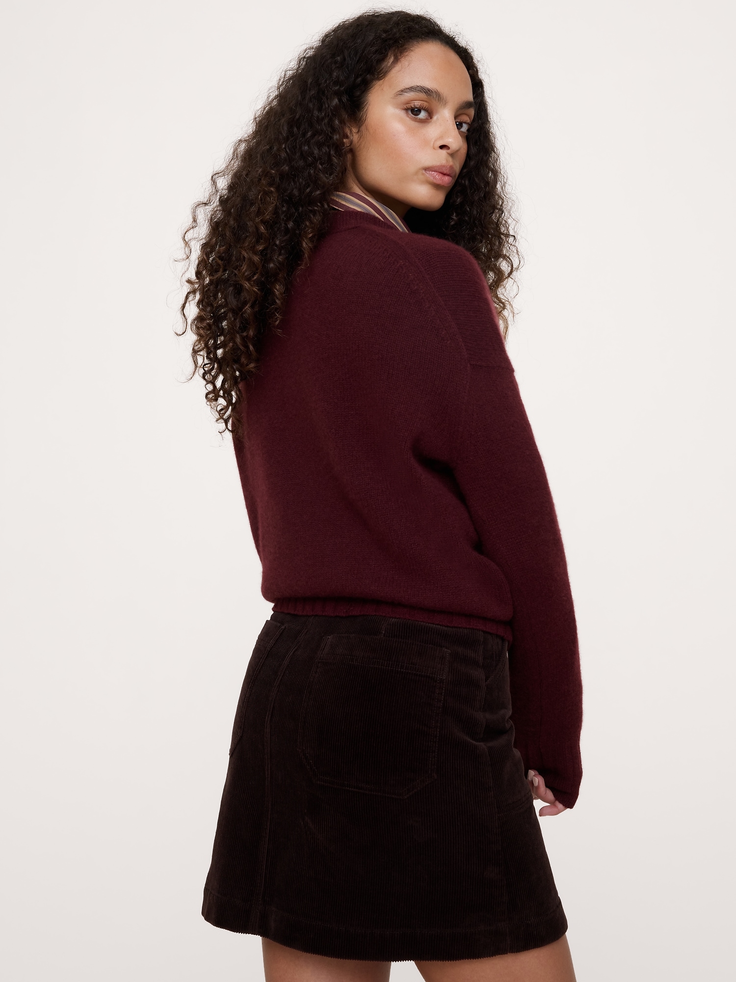 Женская юбка Banana Republic Corduroy Mini, цвет: Шоколадный коричневый — фото 2