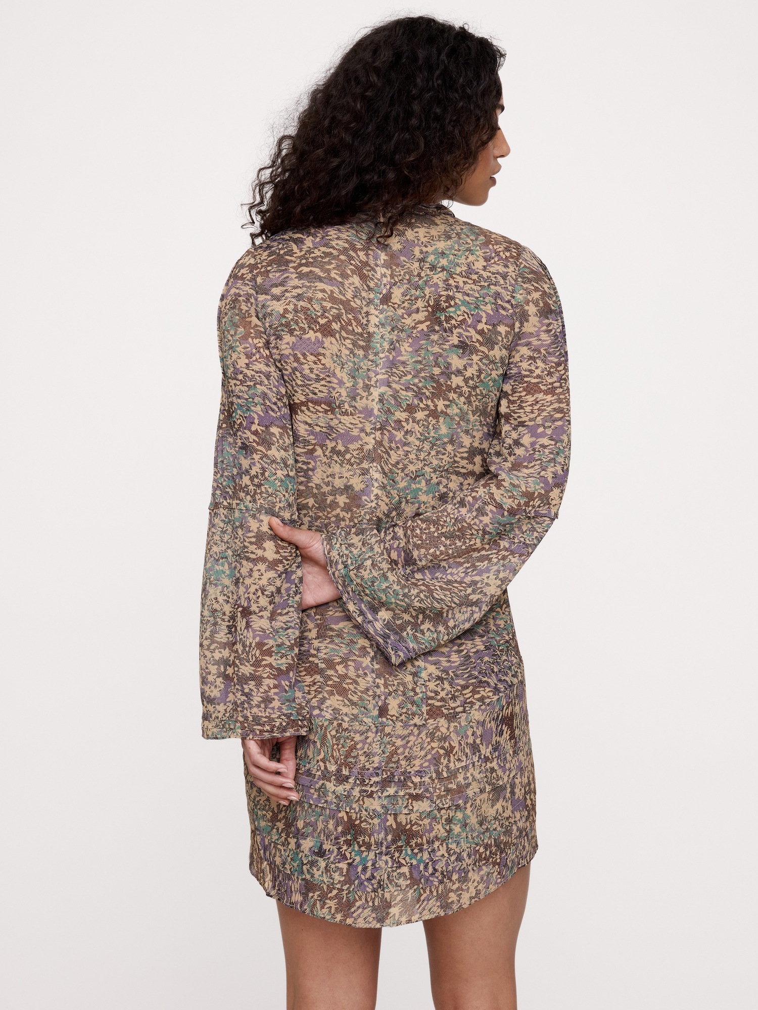 Женское платье Banana Republic Georgette Ruffle-Neck Mini, цвет: Коричневый — фото 2
