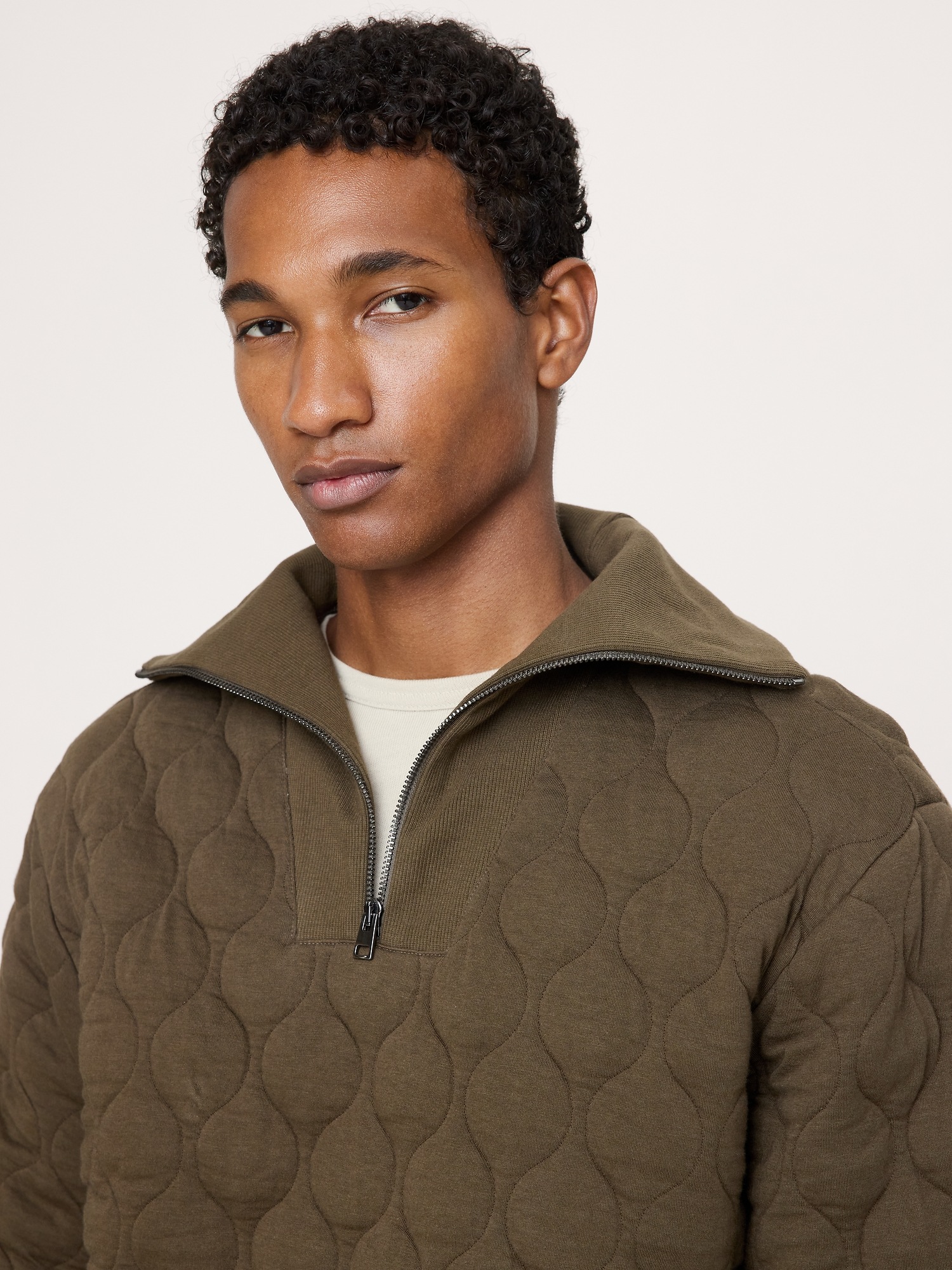 Мужской свитер Banana Republic Cotton Quilted Jacquard Quarter-Zip Pullover, цвет: Оливковый зелёный — фото 3