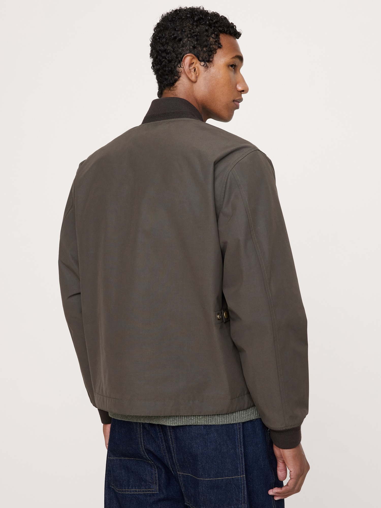 Мужская куртка Banana Republic Herringbone Reversible Quilted Bomber, цвет: Оливковый зелёный — фото 2